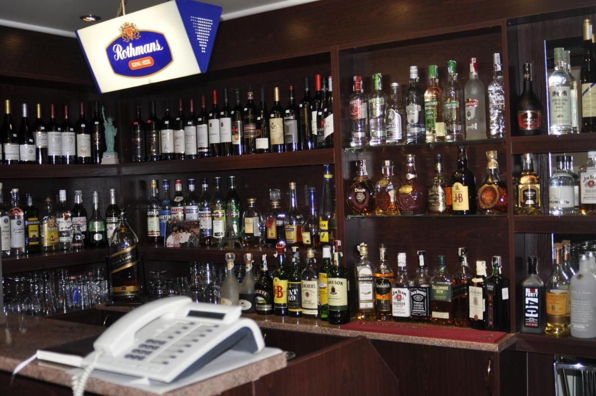 bar