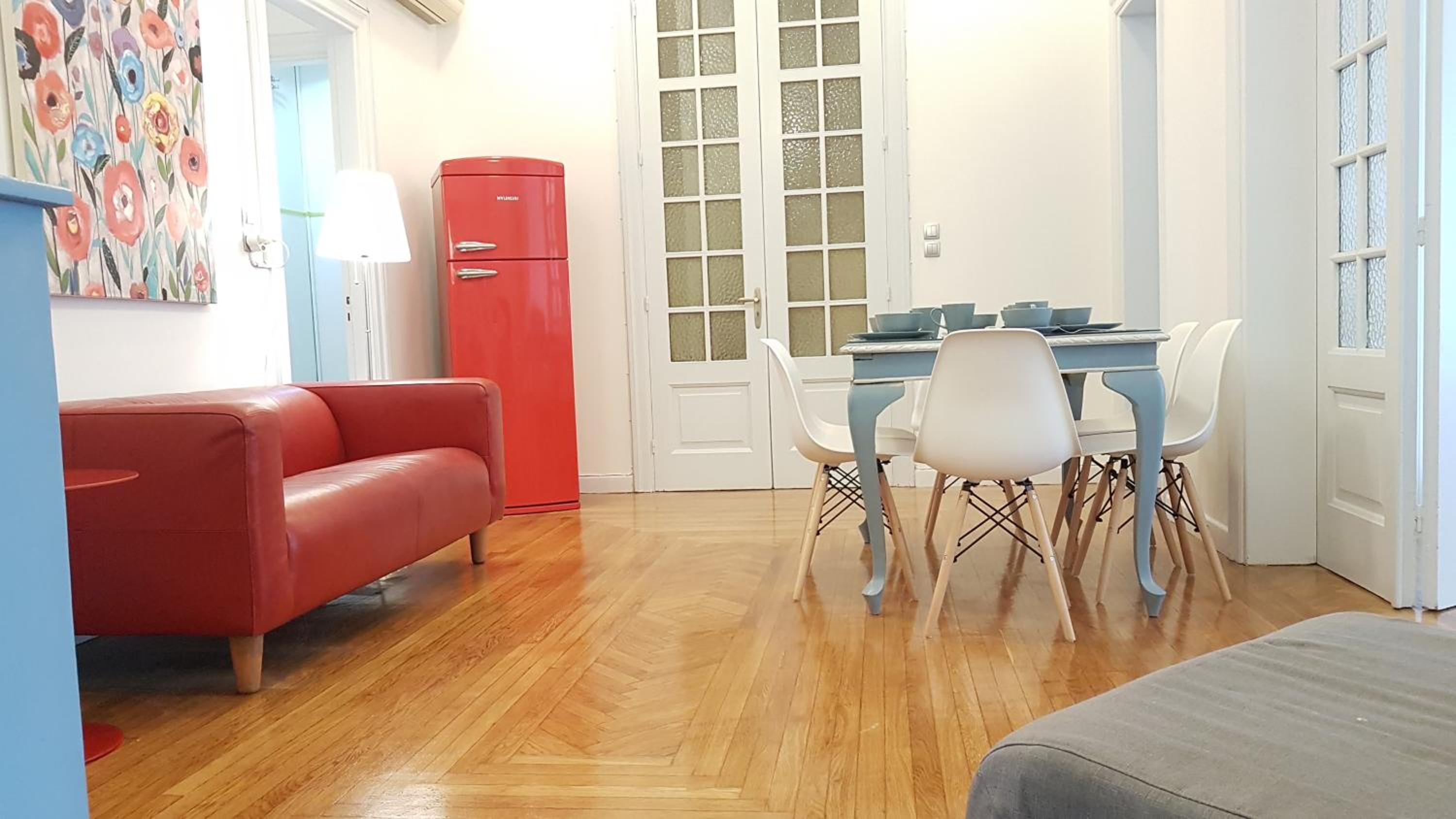 Ionian Apartment- Athens Center, 6 BD, 2.5 BATH — Athens photo 2