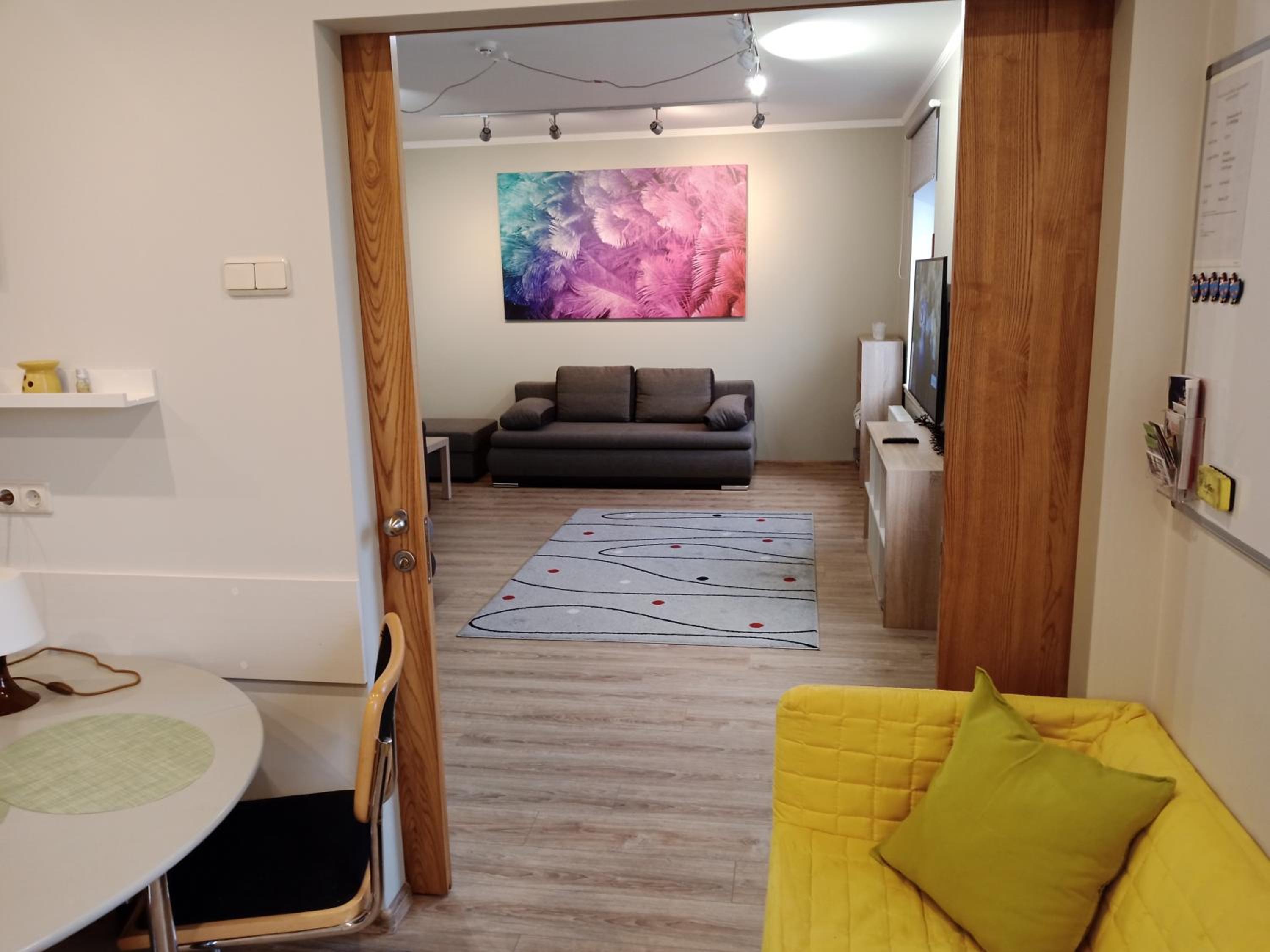 Family or Group Apartment in Green Center view 4