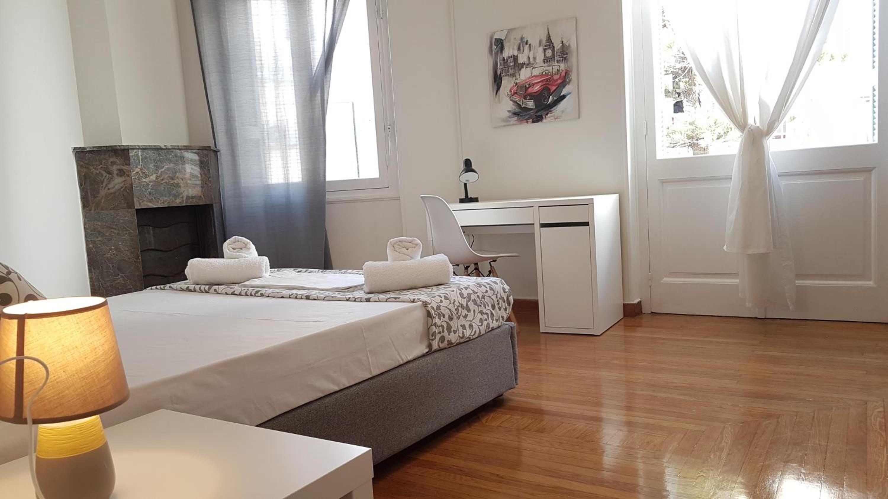 Ionian Apartment- Athens Center, 6 BD, 2.5 BATH