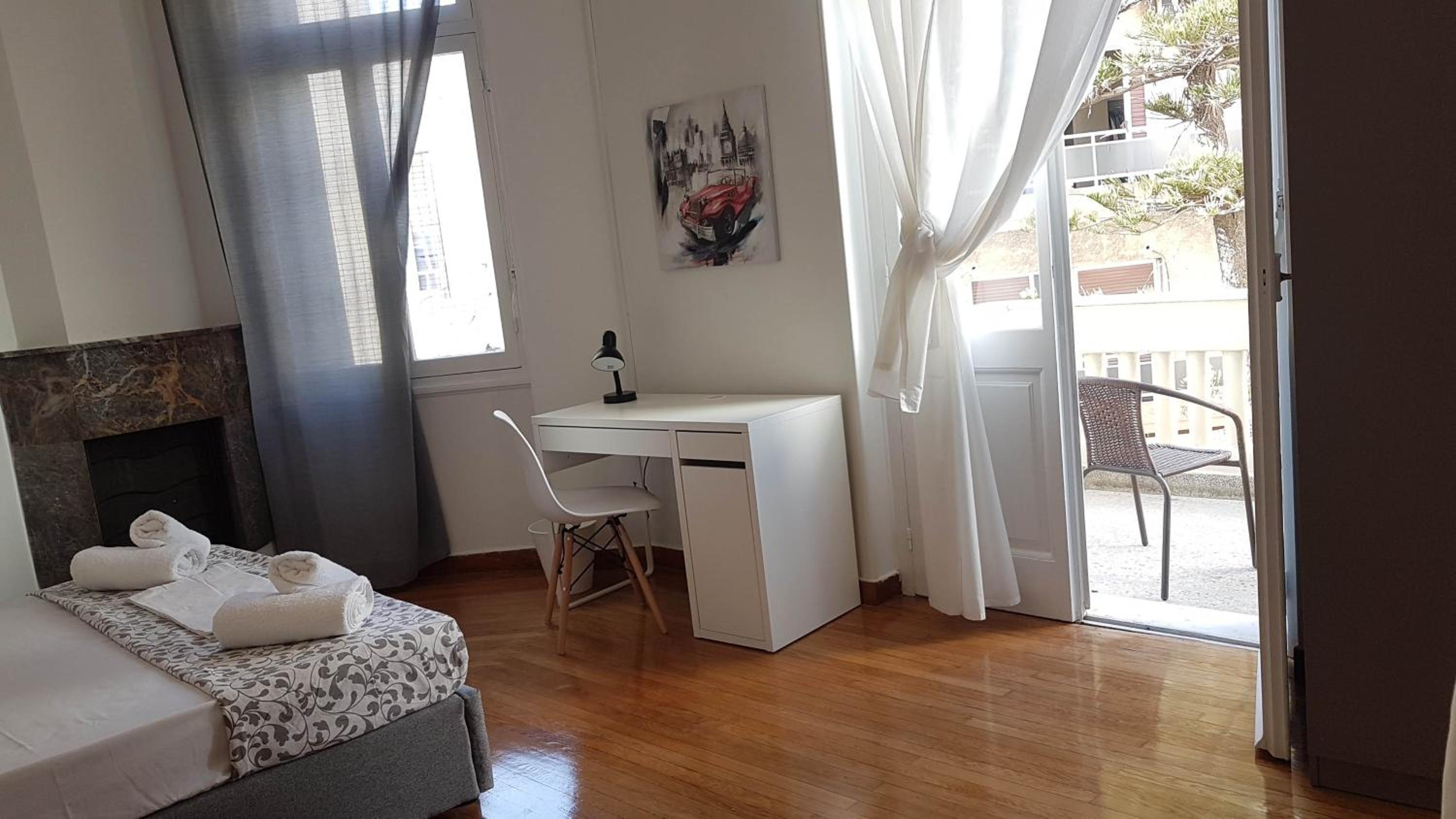 Ionian Apartment- Athens Center, 6 BD, 2.5 BATH