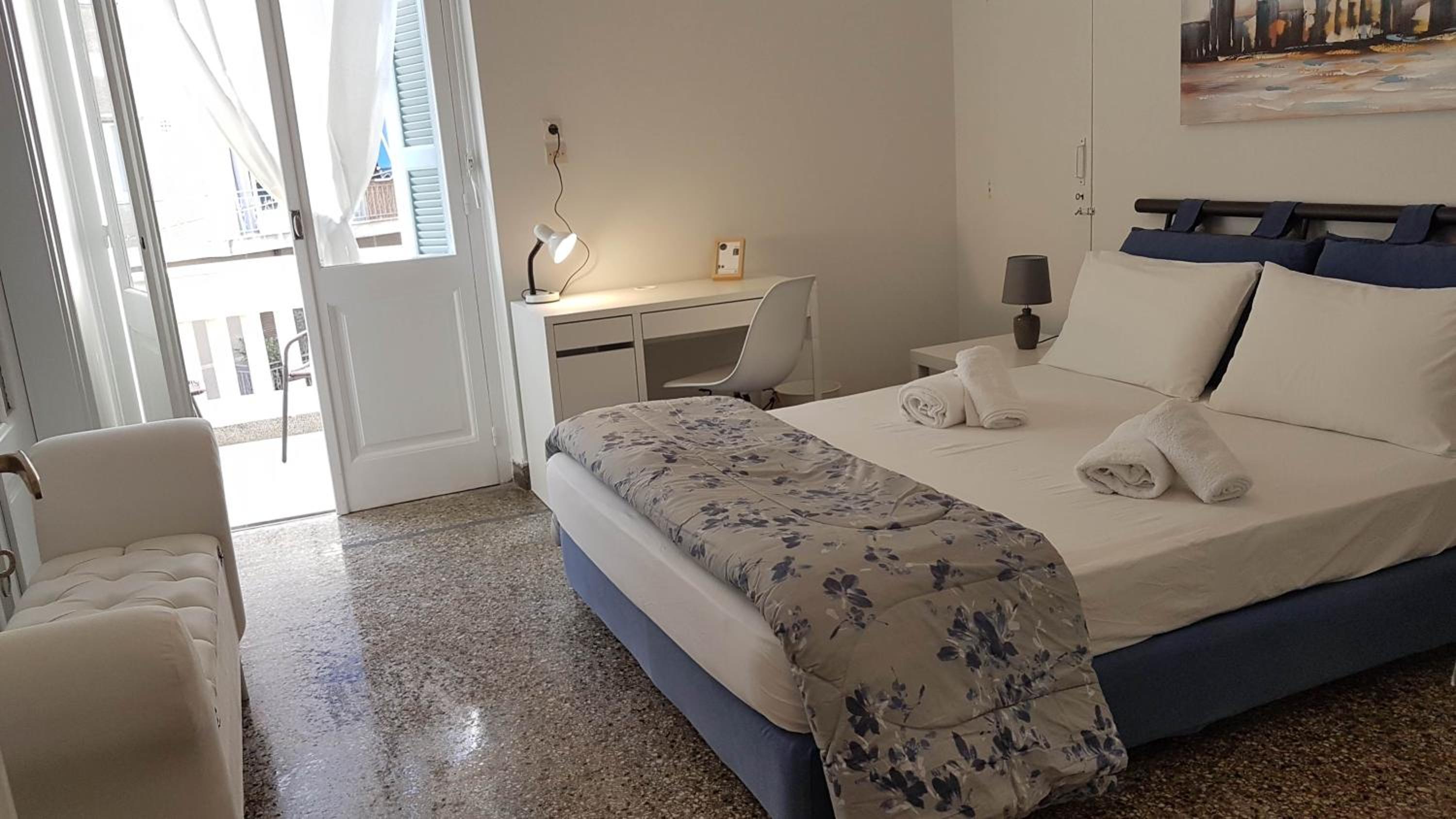 Ionian Apartment- Athens Center, 6 BD, 2.5 BATH