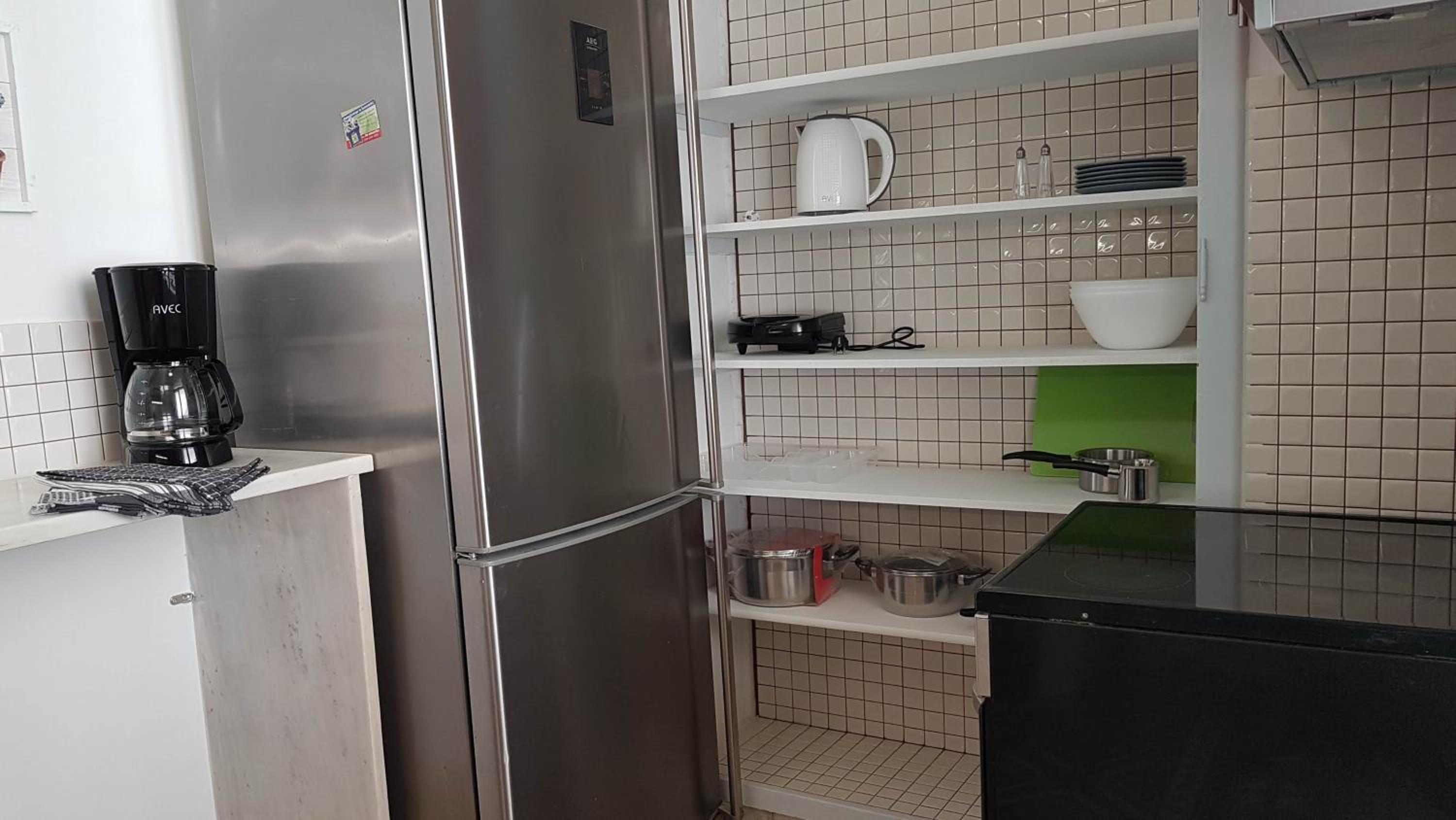 Ionian Apartment- Athens Center, 6 BD, 2.5 BATH