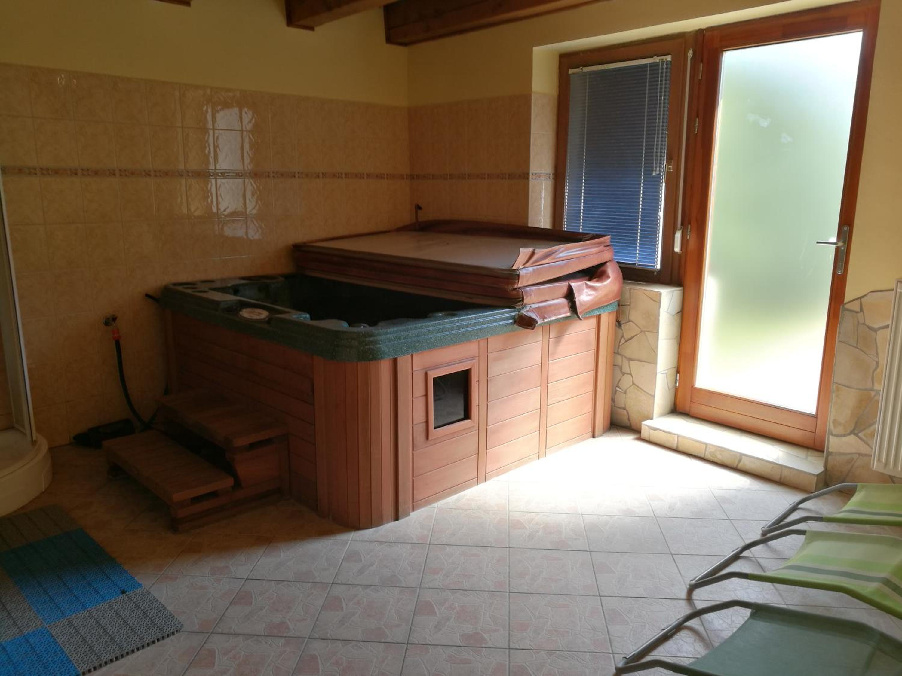 Photo 8