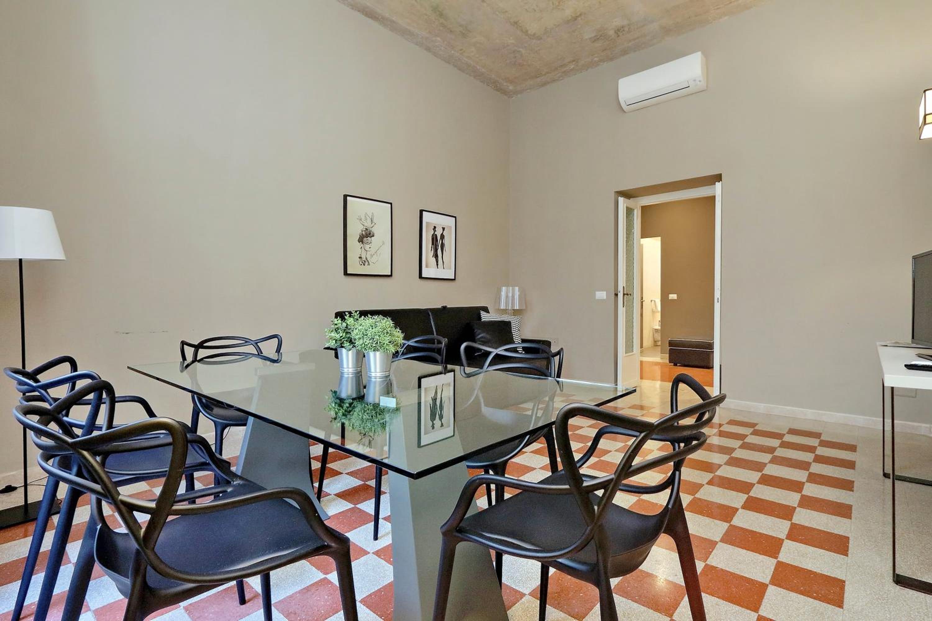 Monti Apartments - My Extra Home