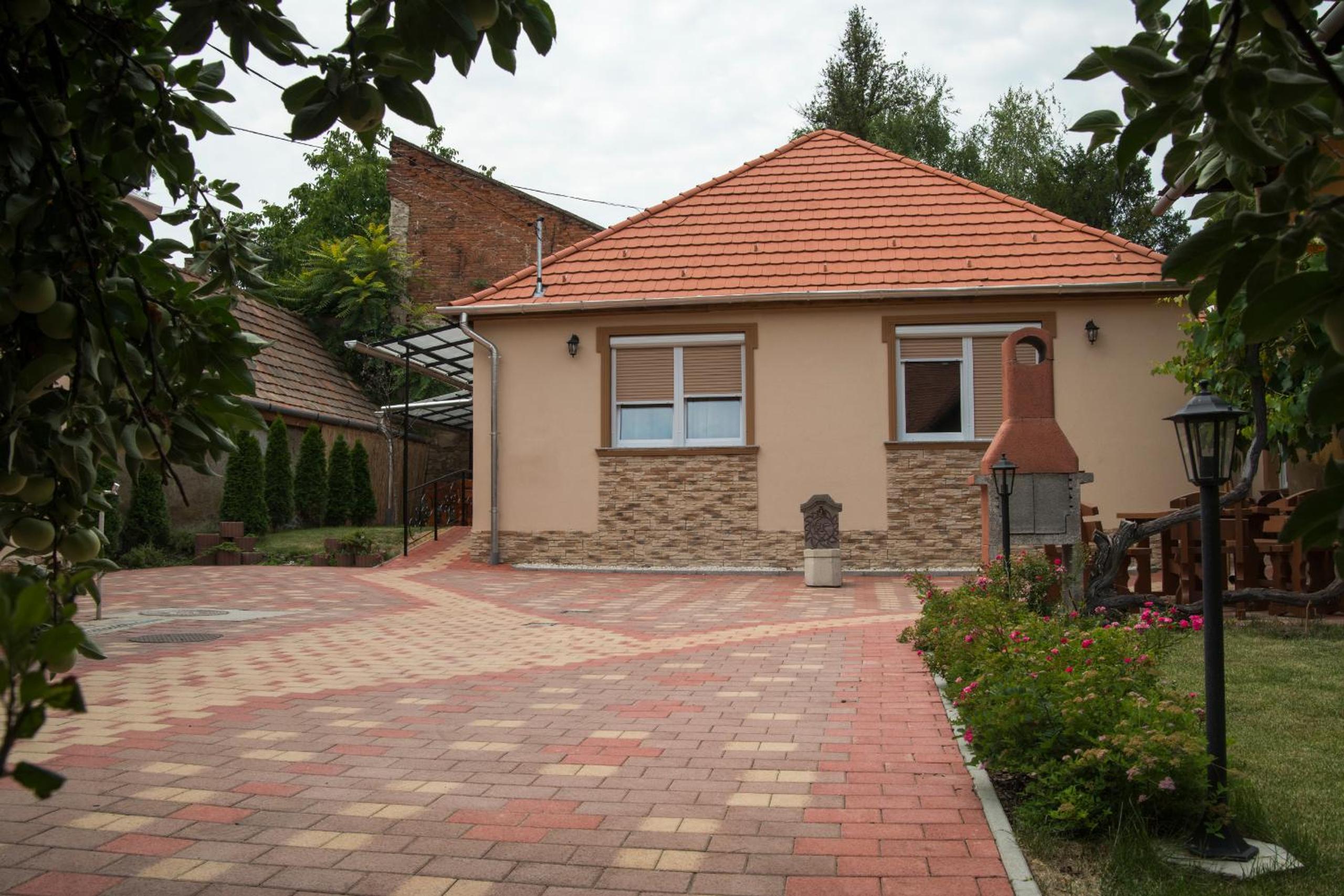 Photo 27