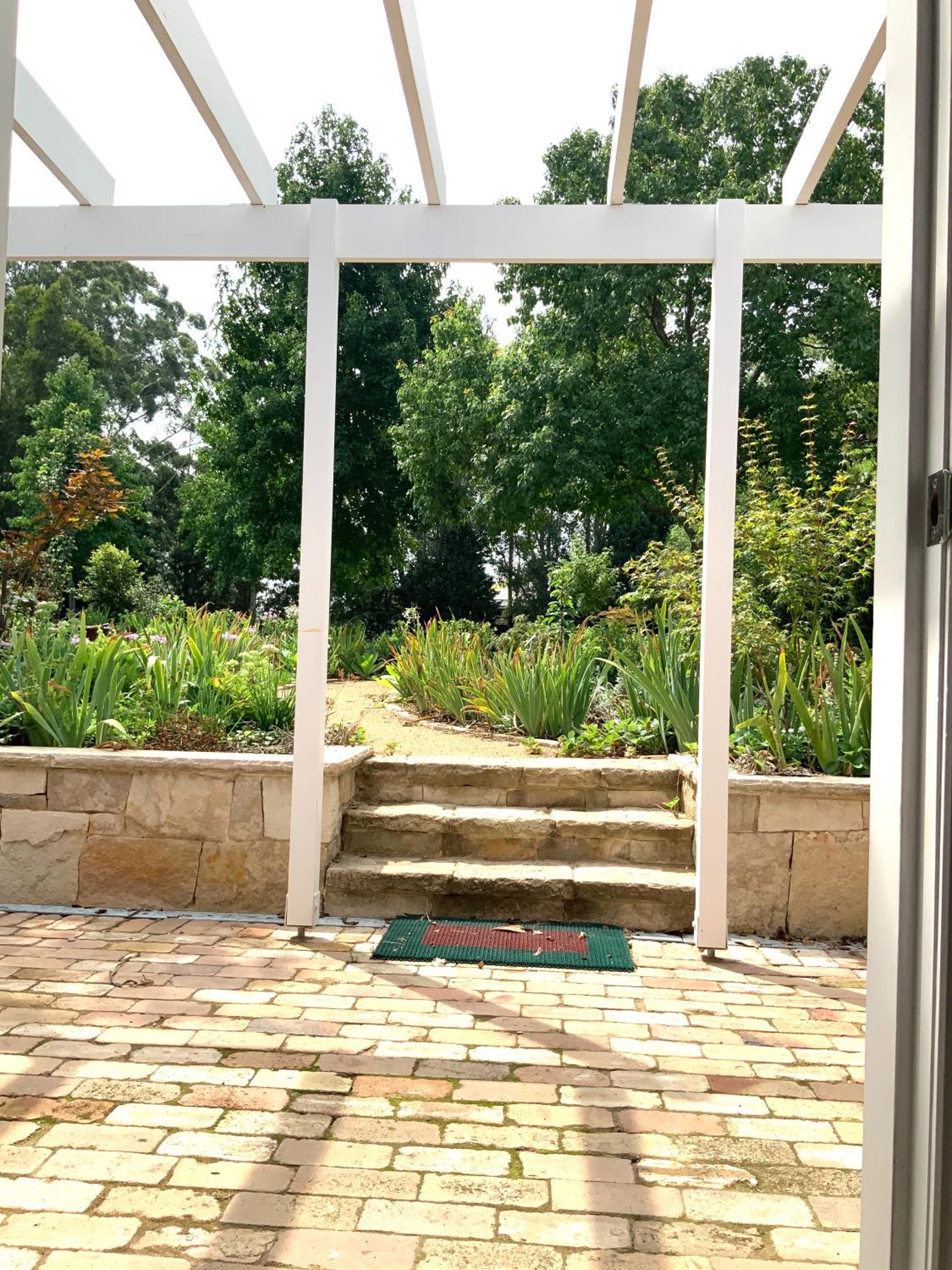 One Bedroom Cottage with Shared Pool