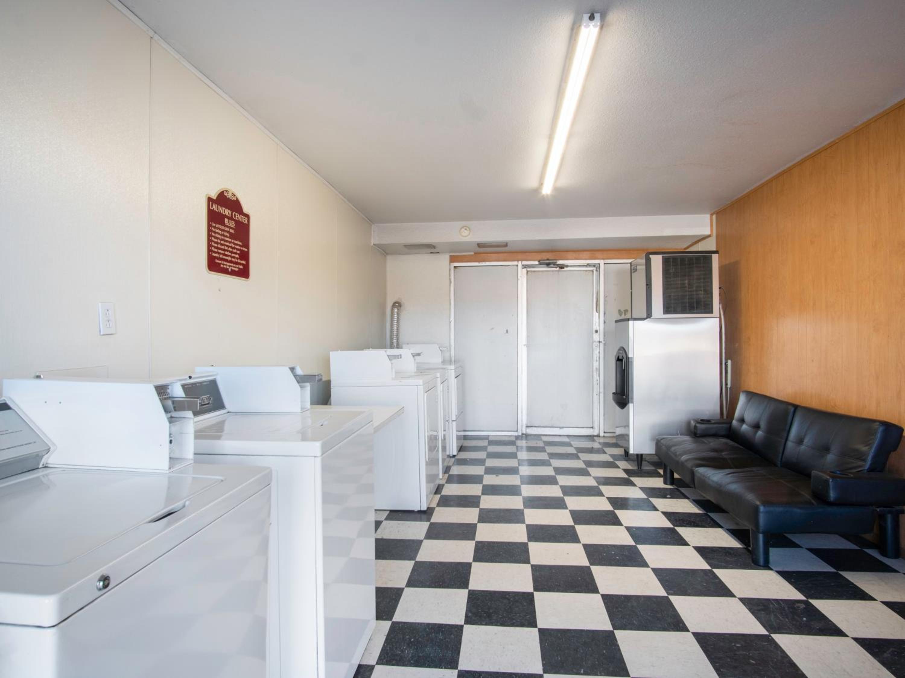 Dodge City Vacations - Nendels Inn  Suites Dodge City Airport - Property Image 10