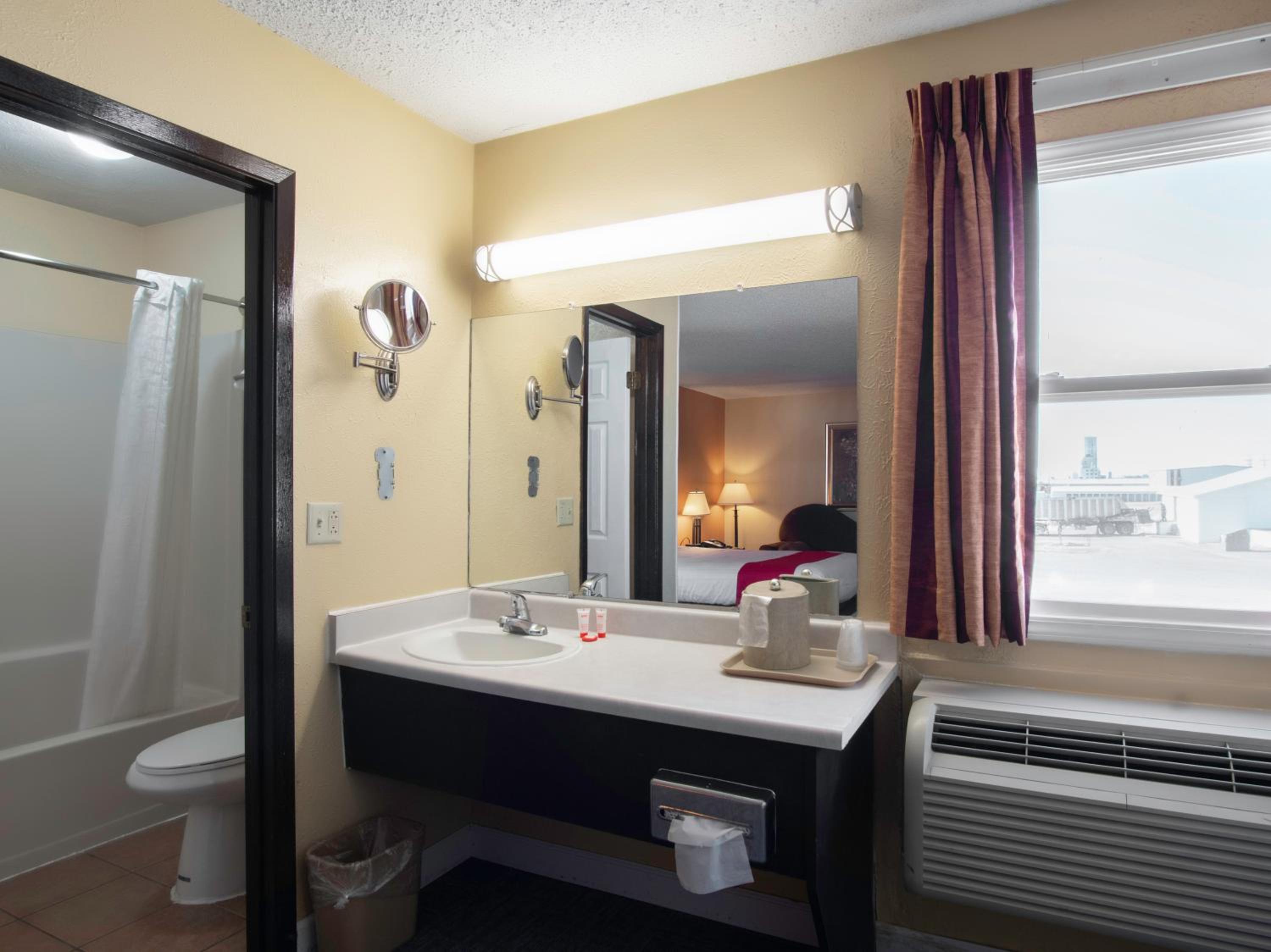 Dodge City Vacations - Nendels Inn  Suites Dodge City Airport - Property Image 4