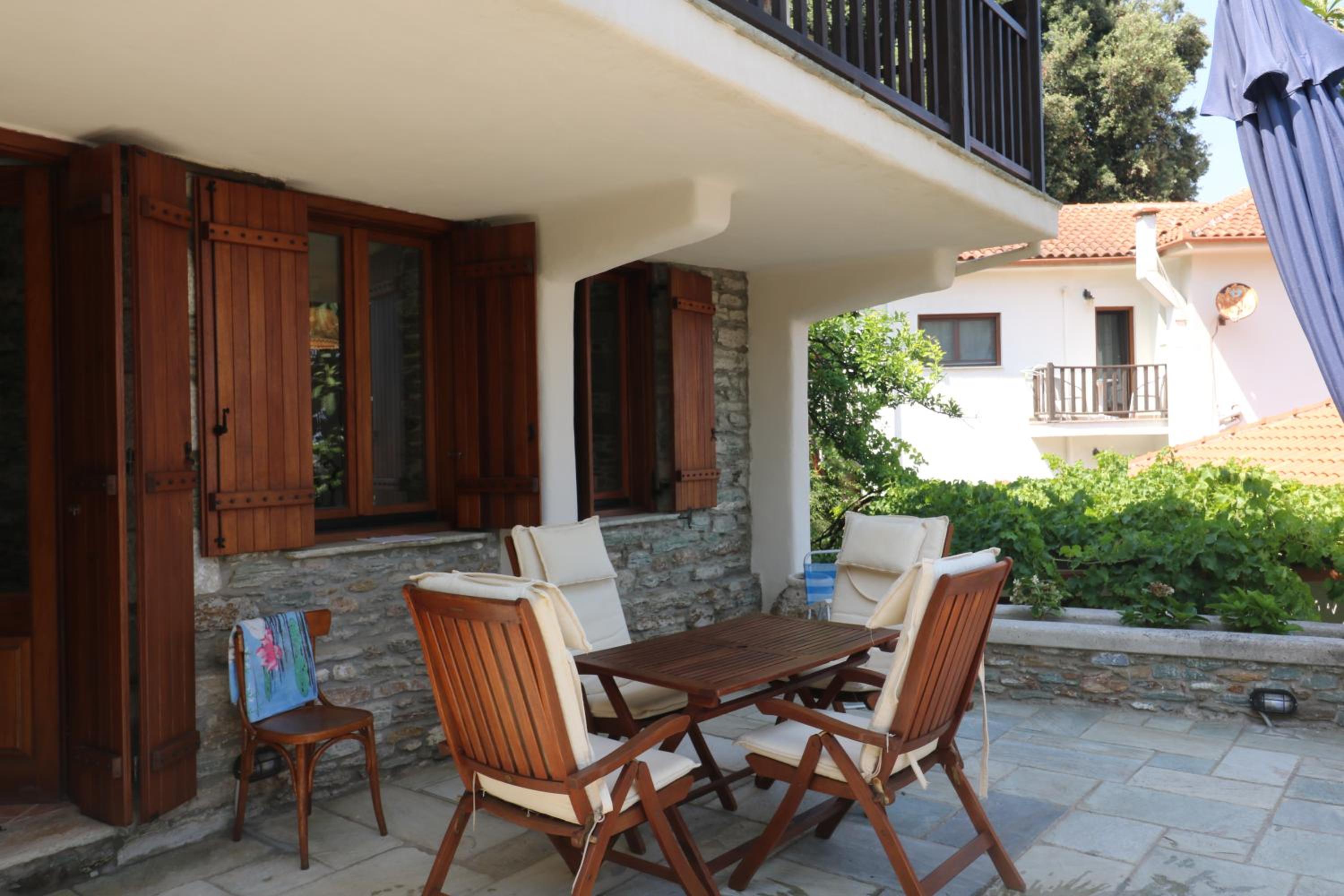 House Smaragdi view 4
