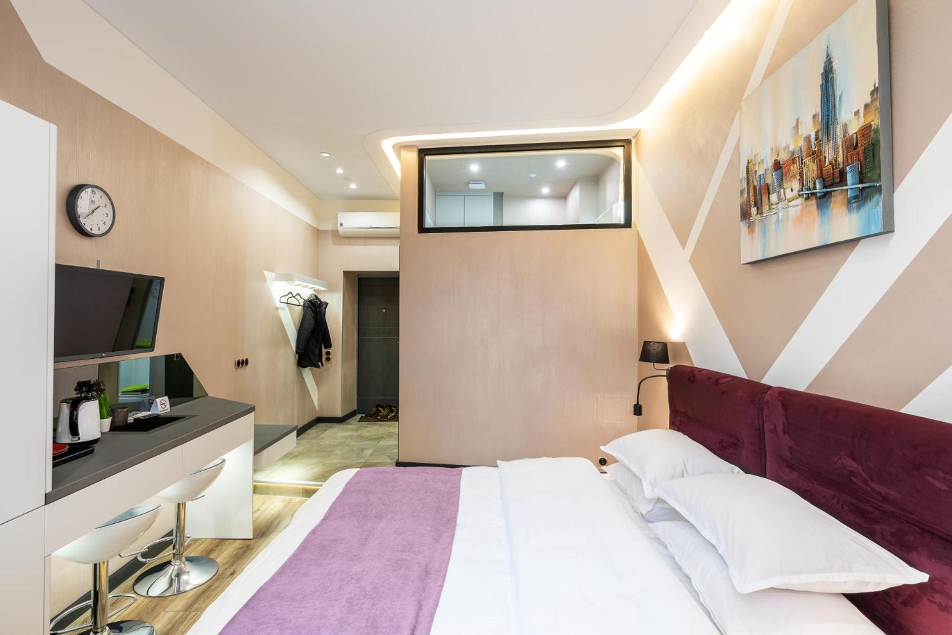 Bright Stylish Apts Next to Kreschatyk - Walk to Everything view 4