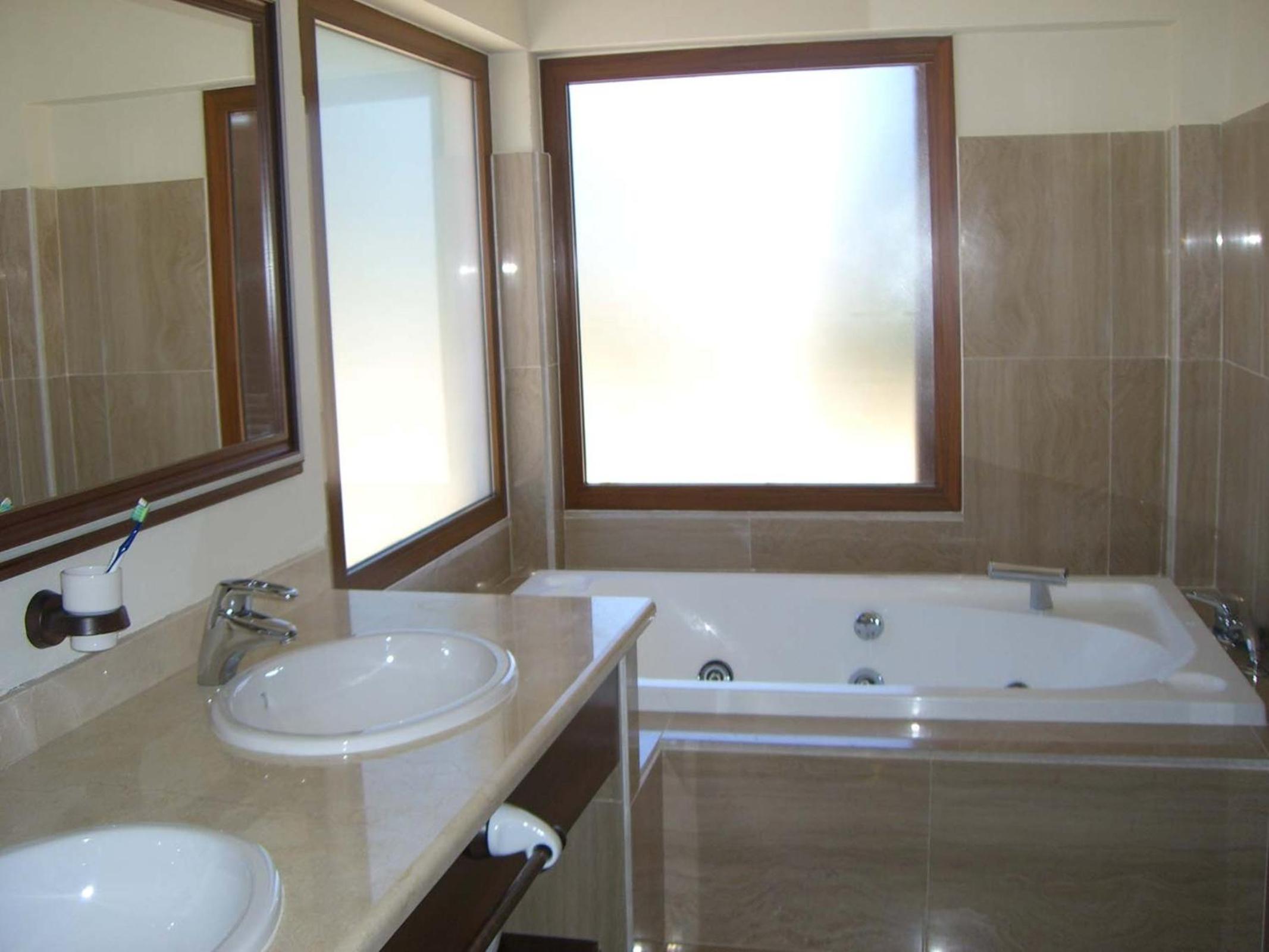 Villas Aloha Valdelagrana view 3