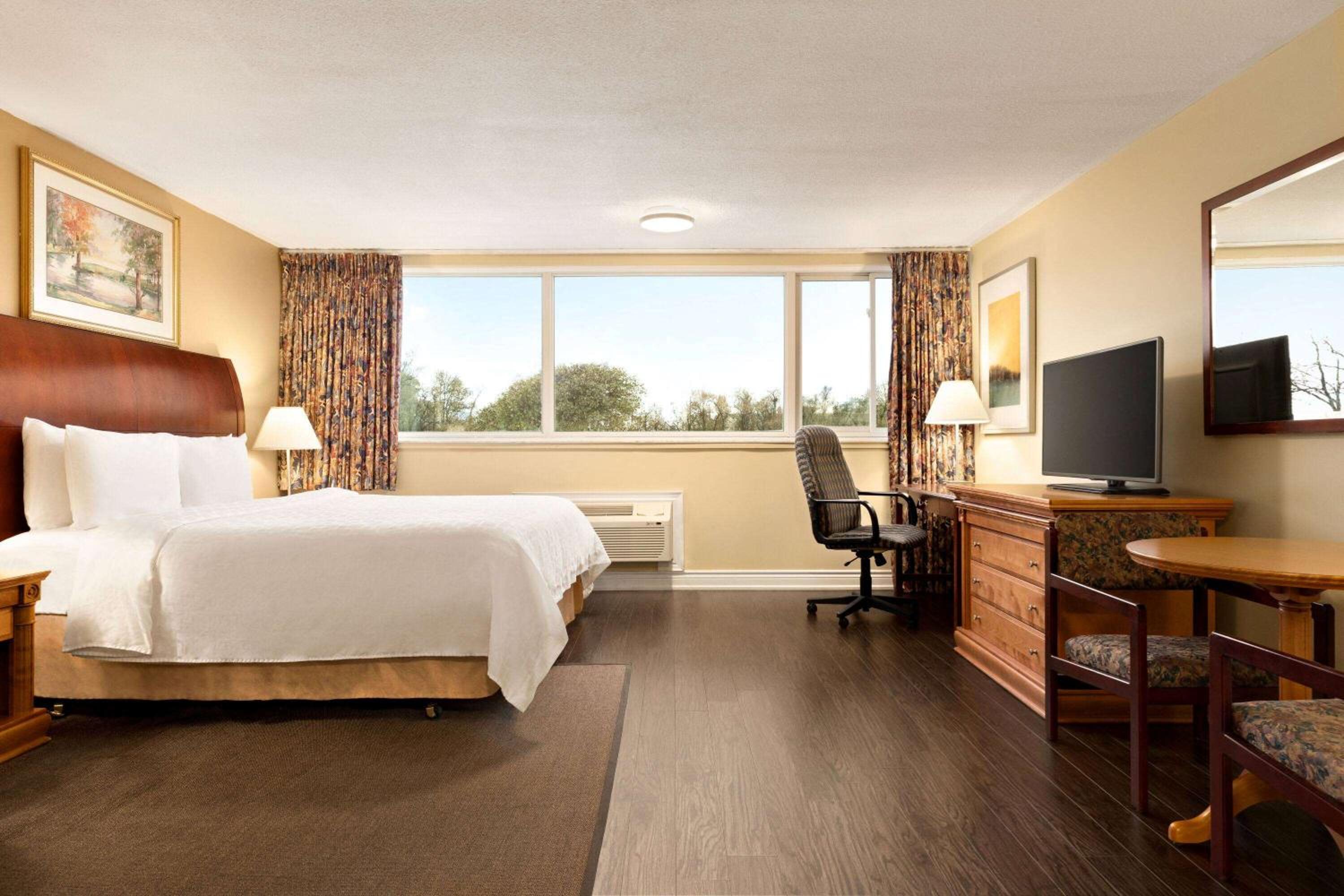 Travelodge by Wyndham Richmond Hill