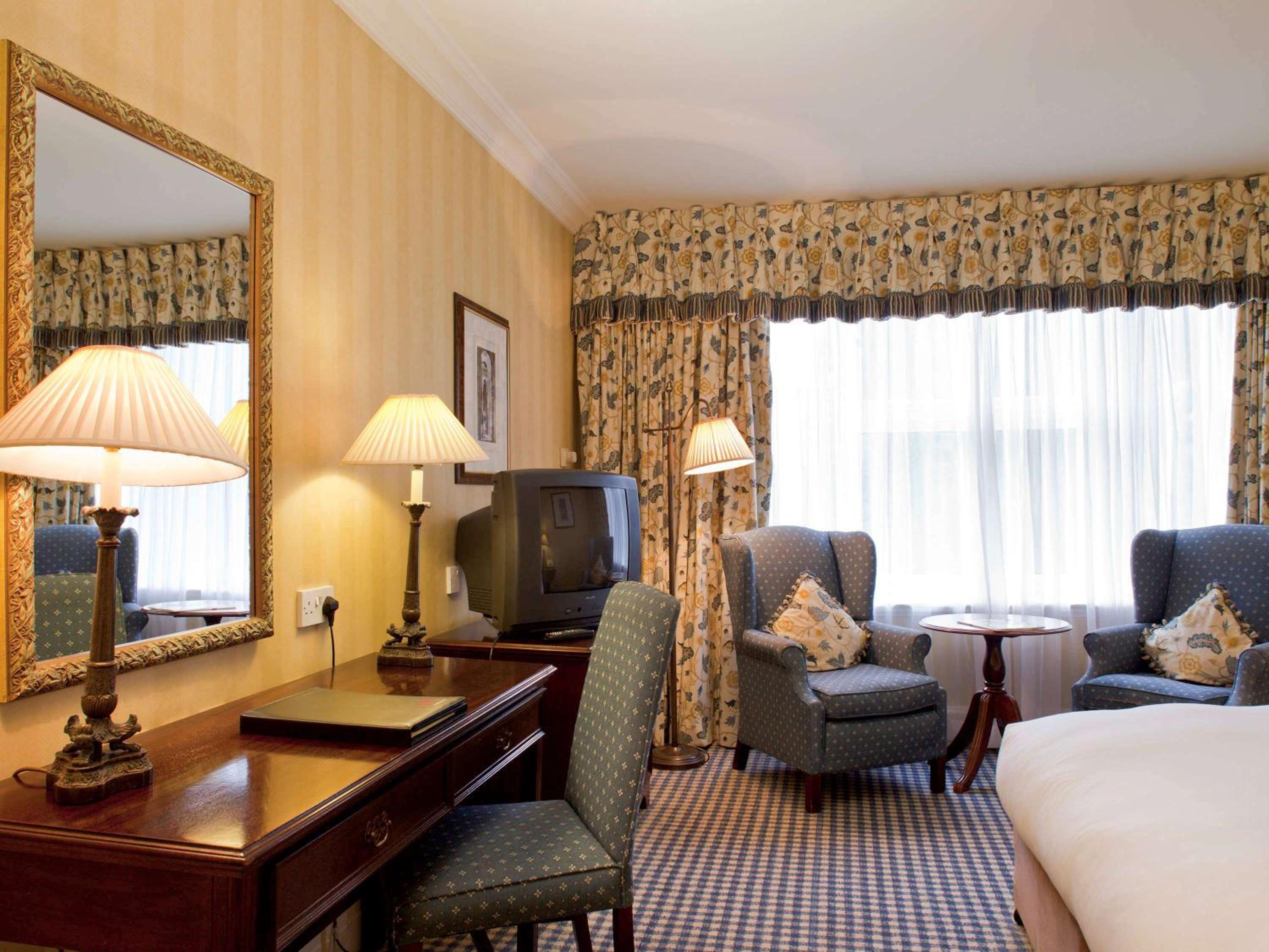 Winchester Vacations - Mercure Winchester Wessex Hotel - Property Image 4