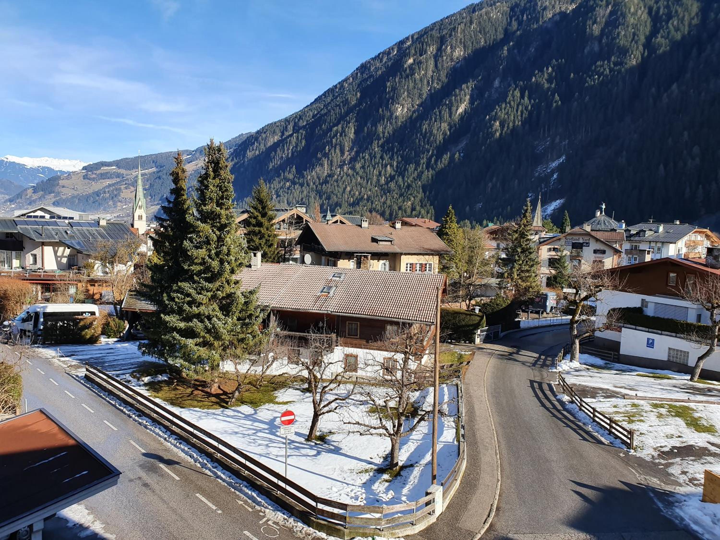 Appartementhaus Mayrhofen by PiaundDirk