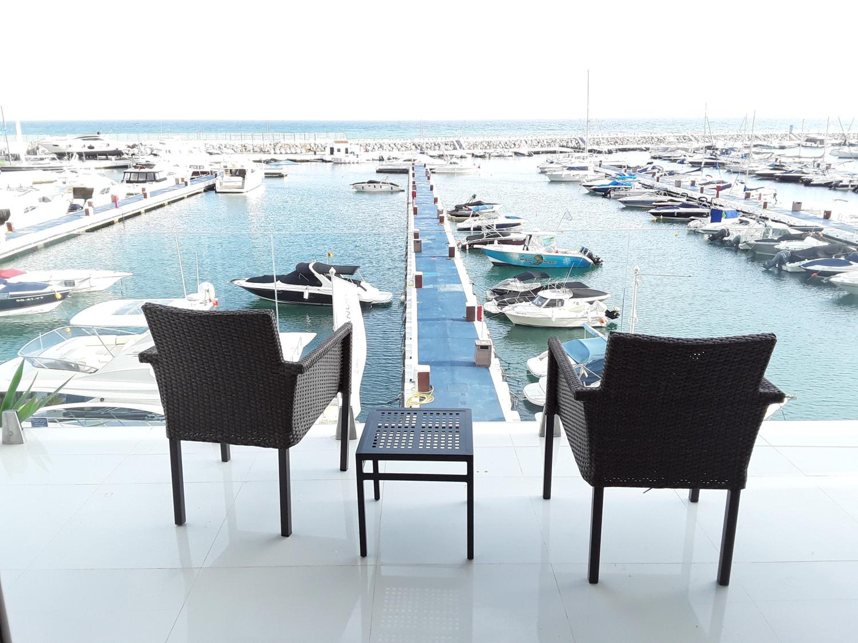 First Line Duplex Puerto Banus Sleeps 8 People - Image 3