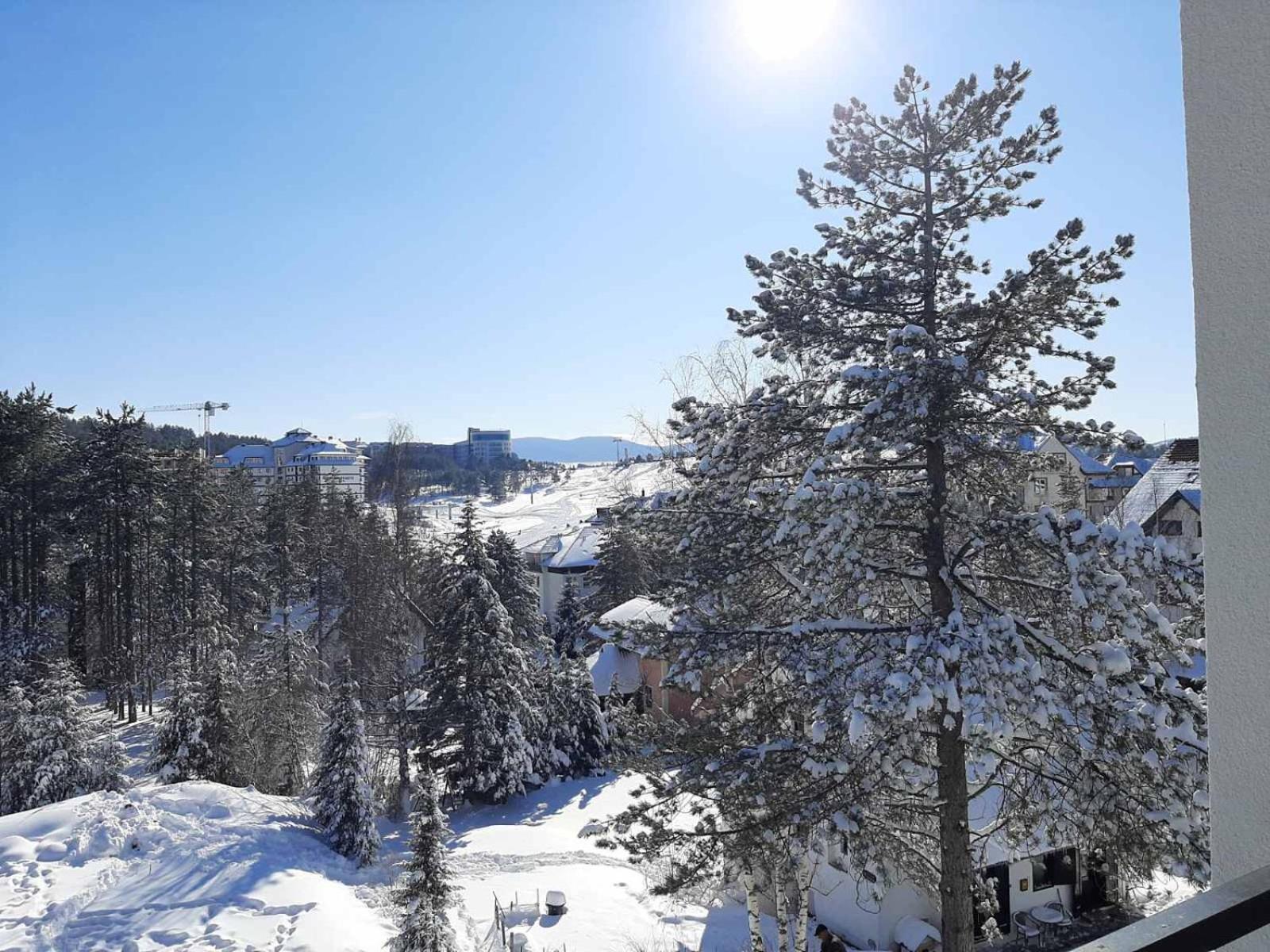 Almi Lux Apartman Zlatibor view 3