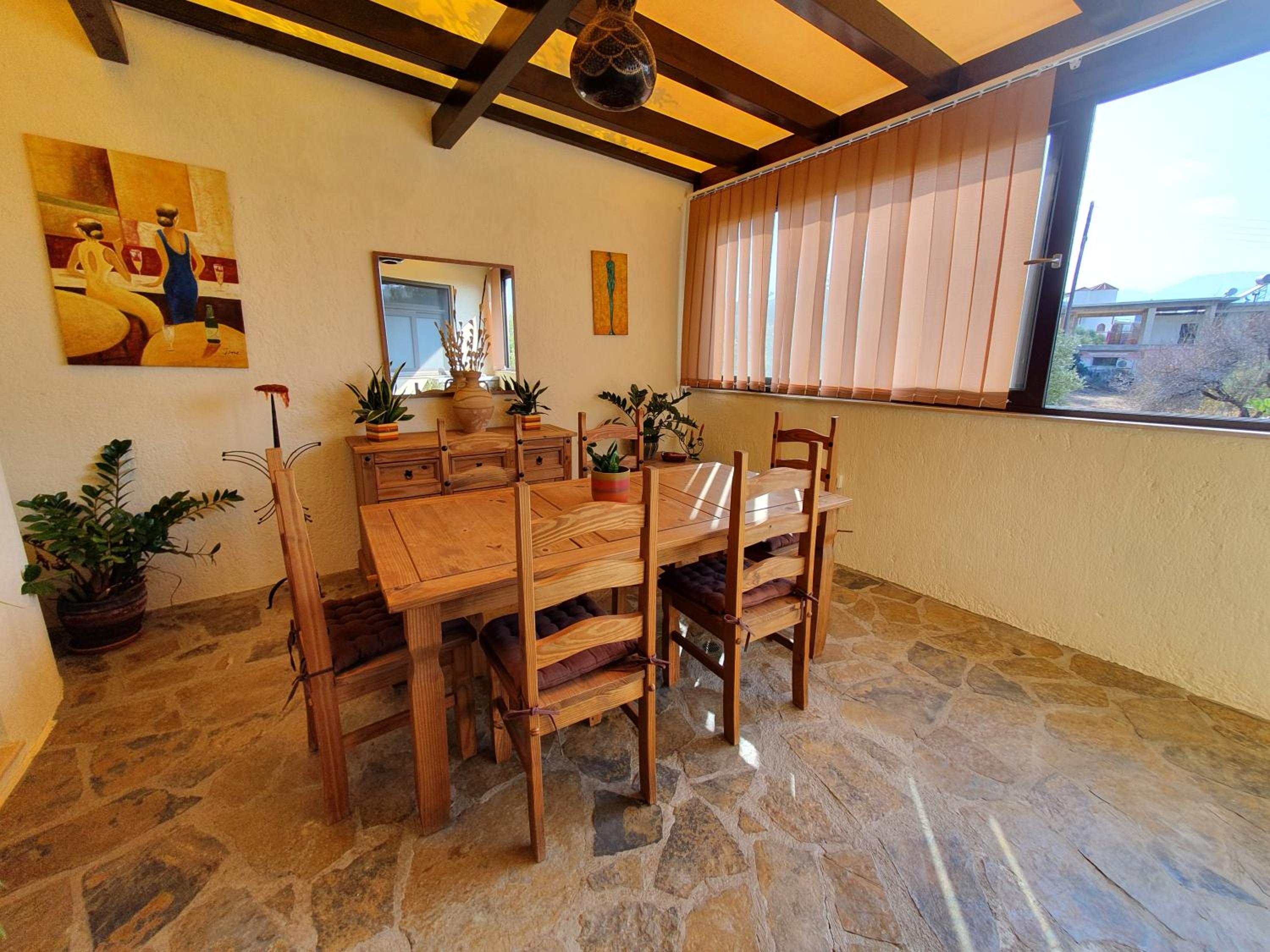 Villa Azure Sea, Istron