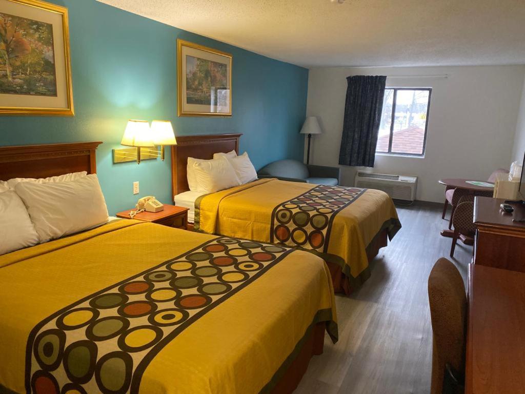 Americas Best Value Inn West Frankfort - Property Image 19