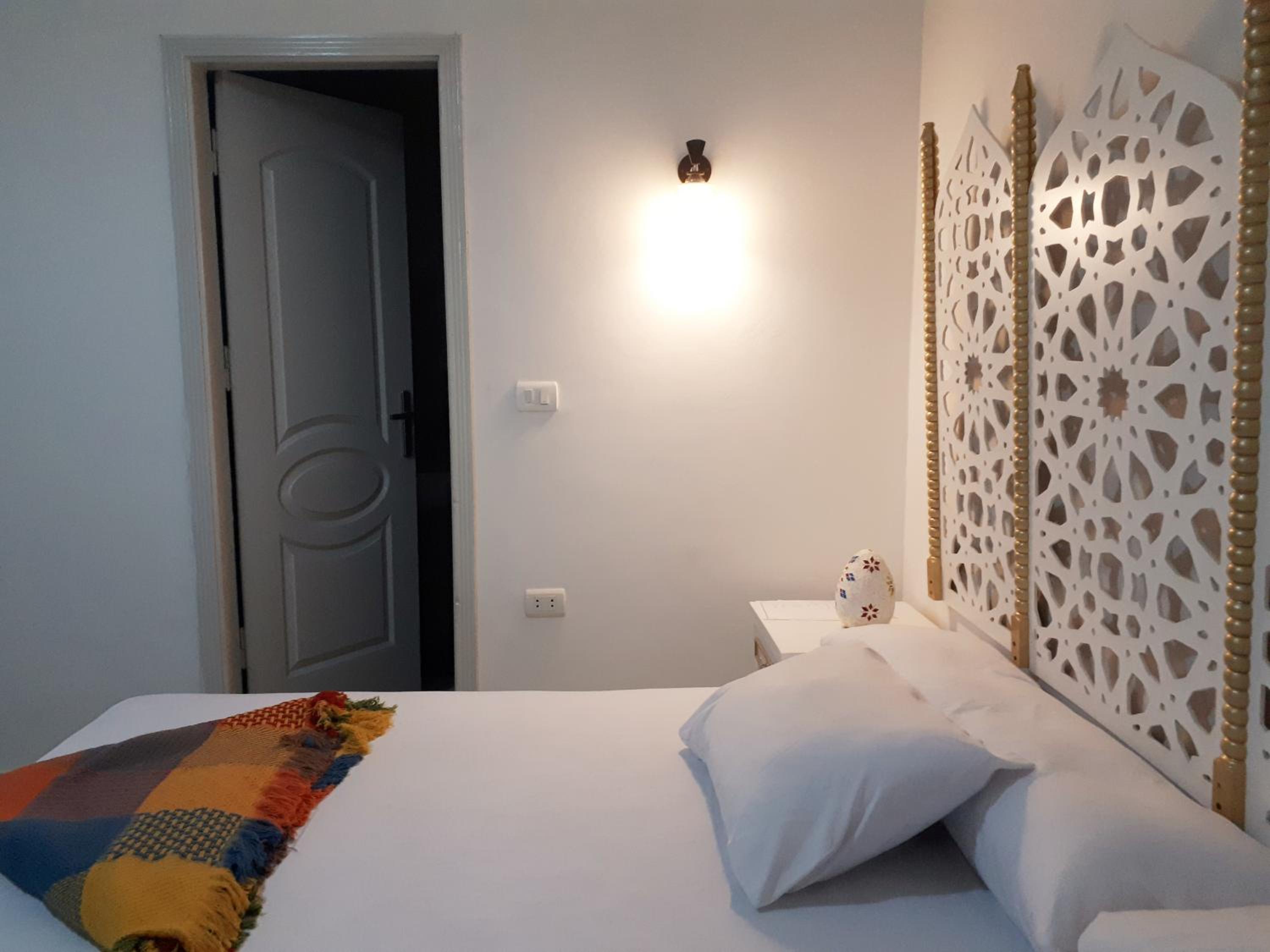 Arabian Nights Pyramids Guesthouse