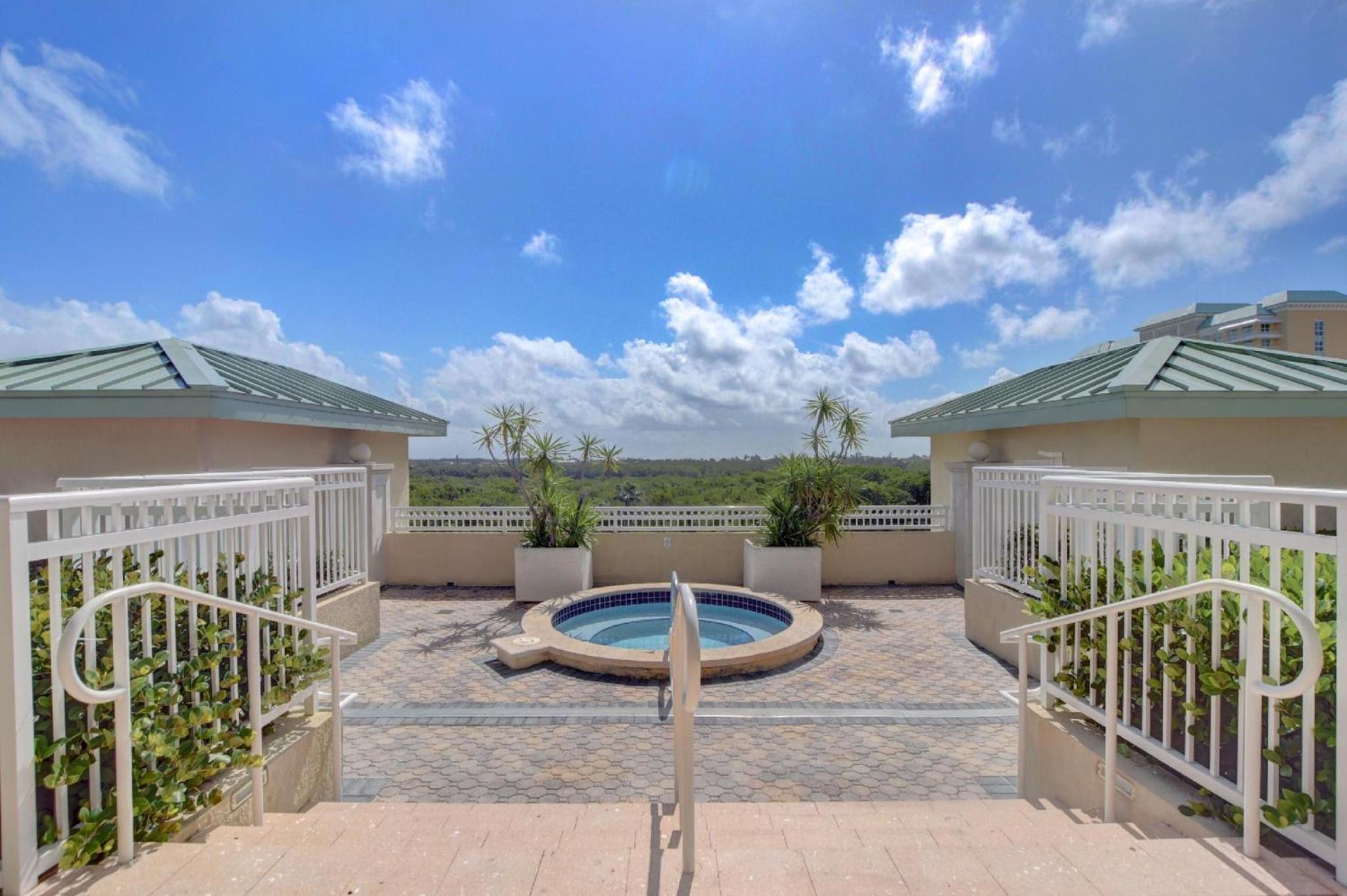 One bedroom in Lux condo,Casa Costa! wbeachpass! view 4