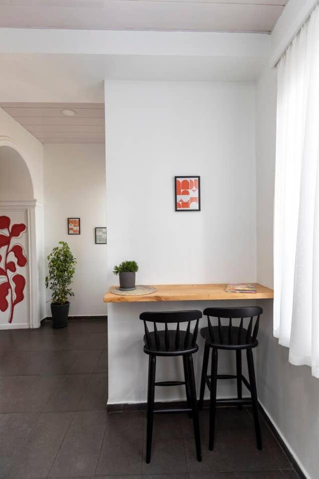 Light and Luxurious 2BR Apartment - by Wehost view 3