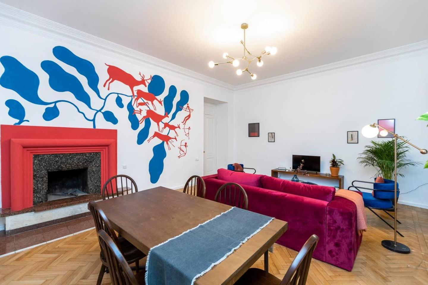 Light and Luxurious 2BR Apartment - by Wehost view 5