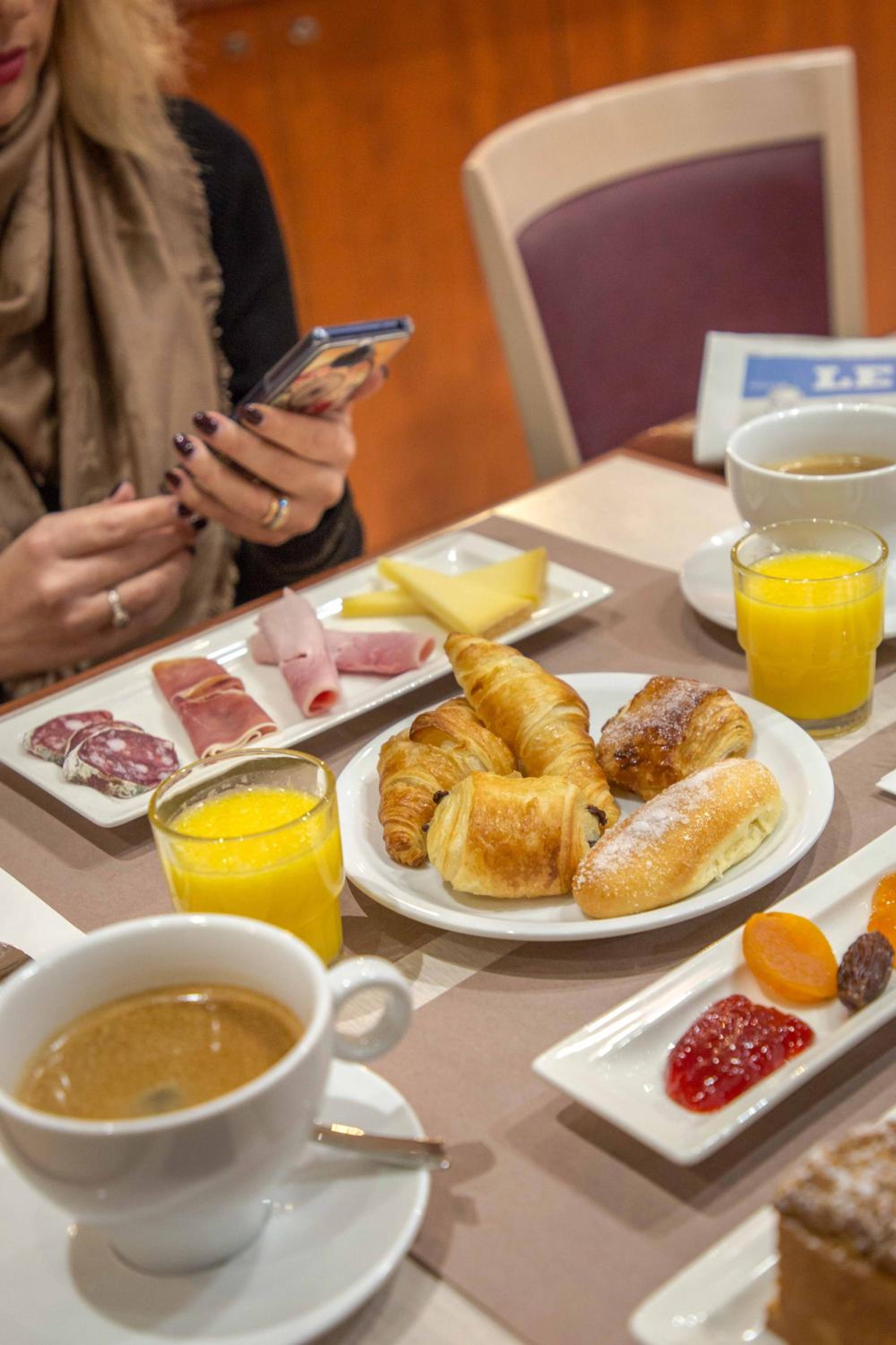 Beziers Vacations - Mercure Beziers - Property Image 2