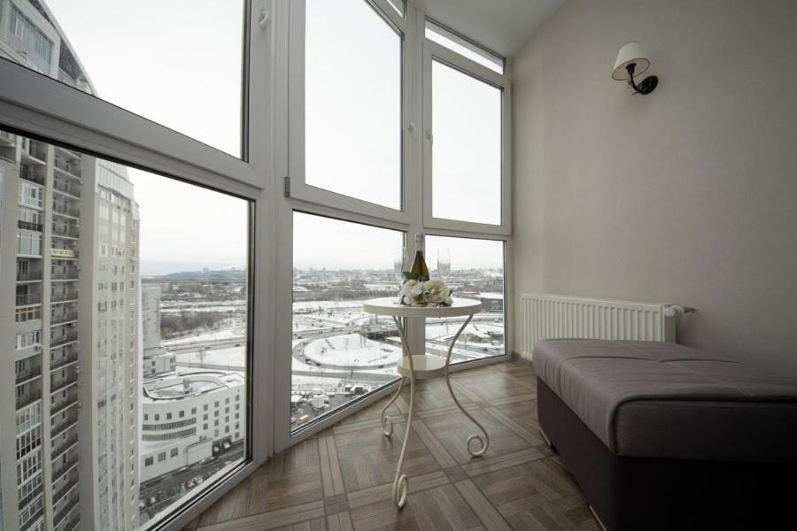 Nikira apartment 75 Оболонская набережная view 3