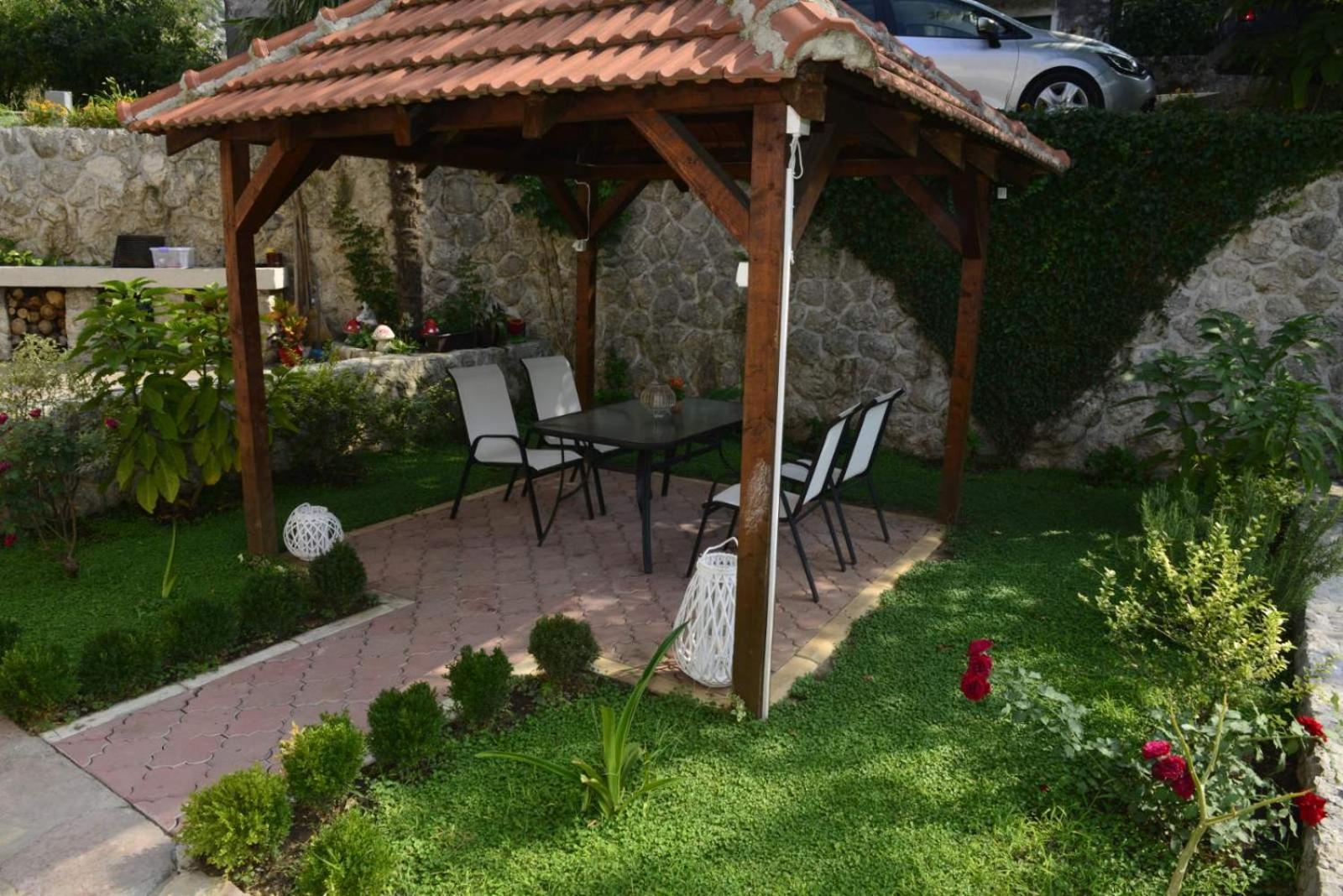 Villa Andrea Apartments with parking