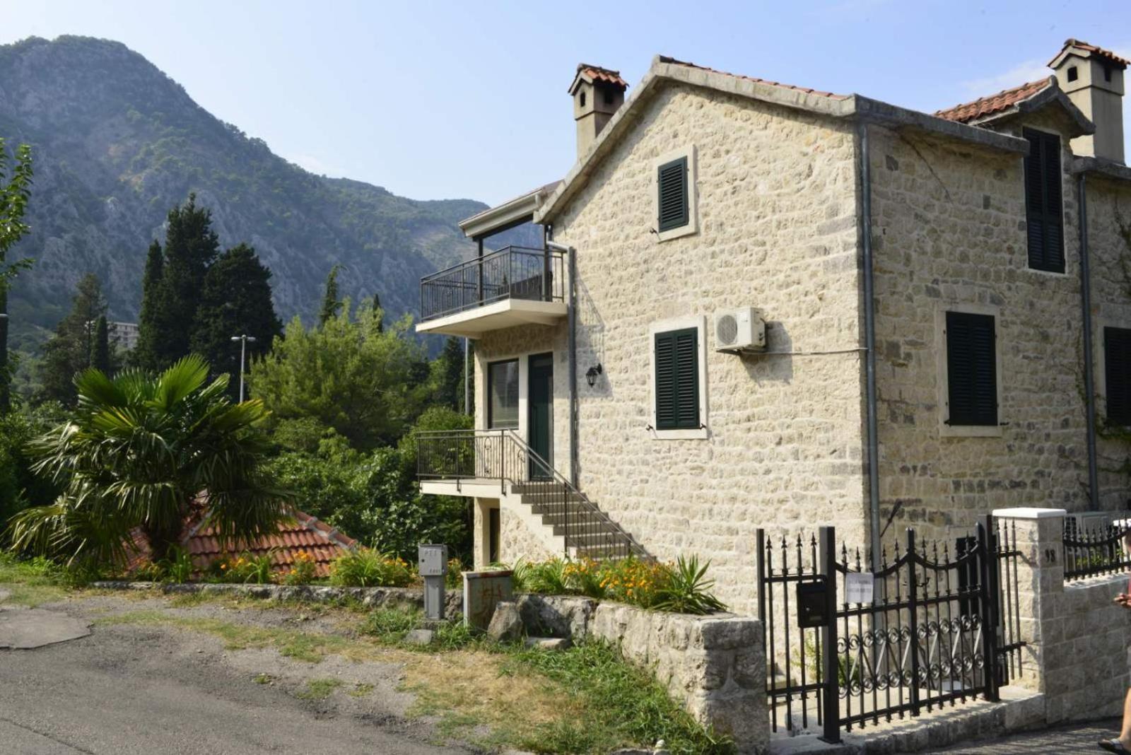 Villa Andrea Apartments with parking