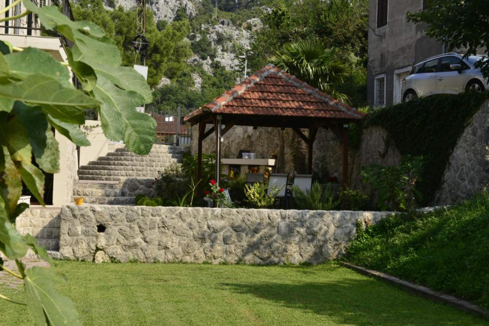Villa Andrea Apartments with parking