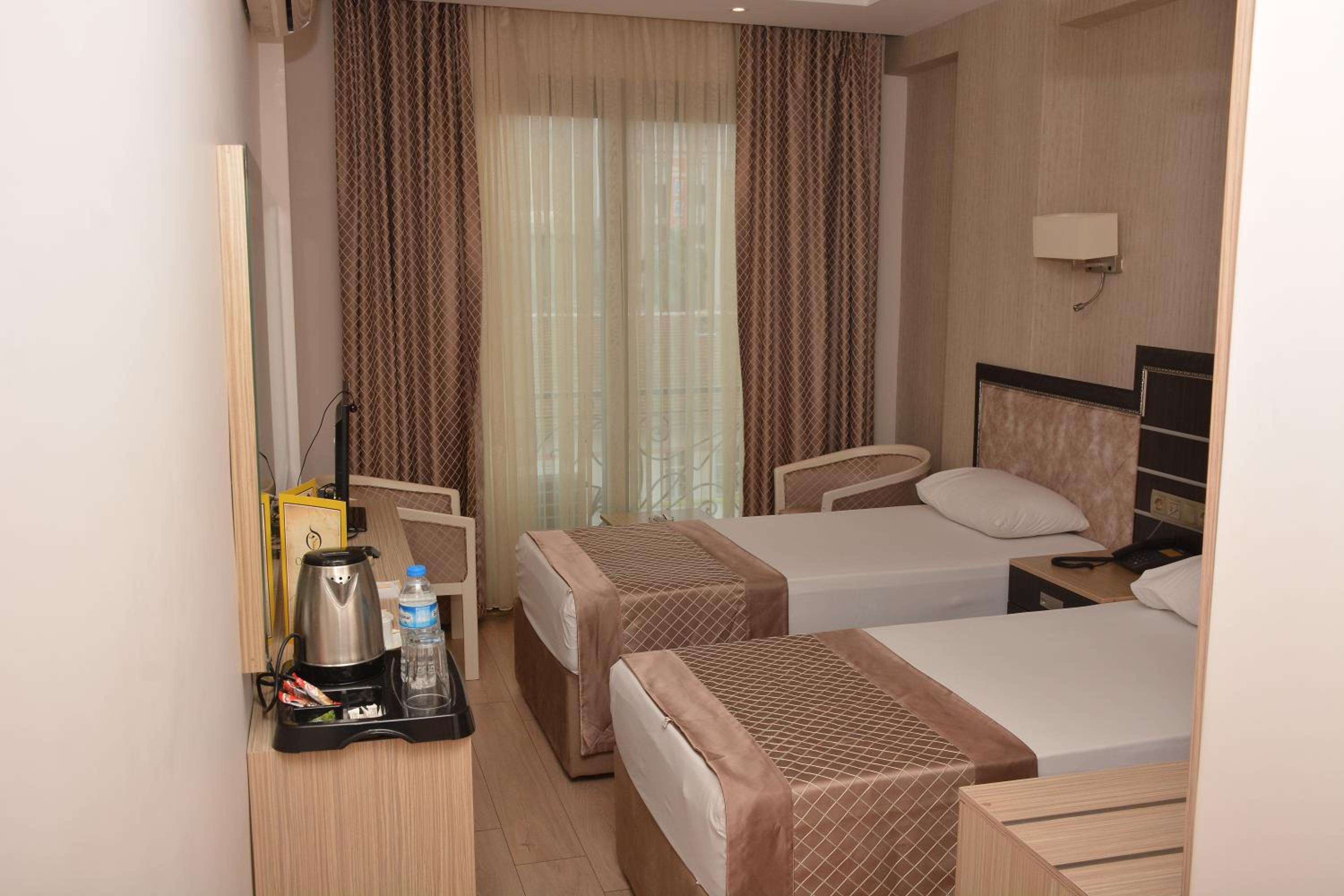 Othello Hotel - Image 13