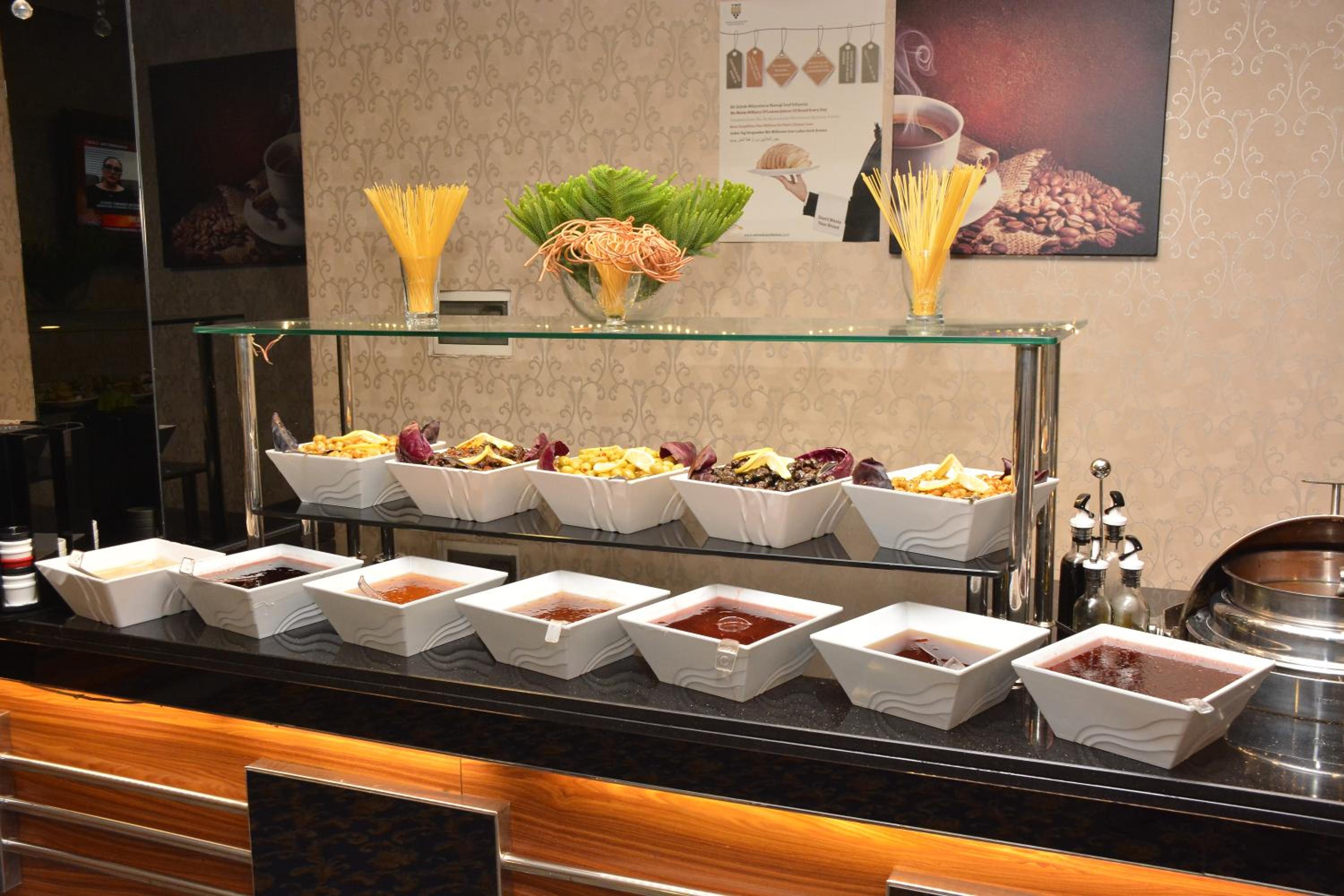 Othello Hotel - Image 11