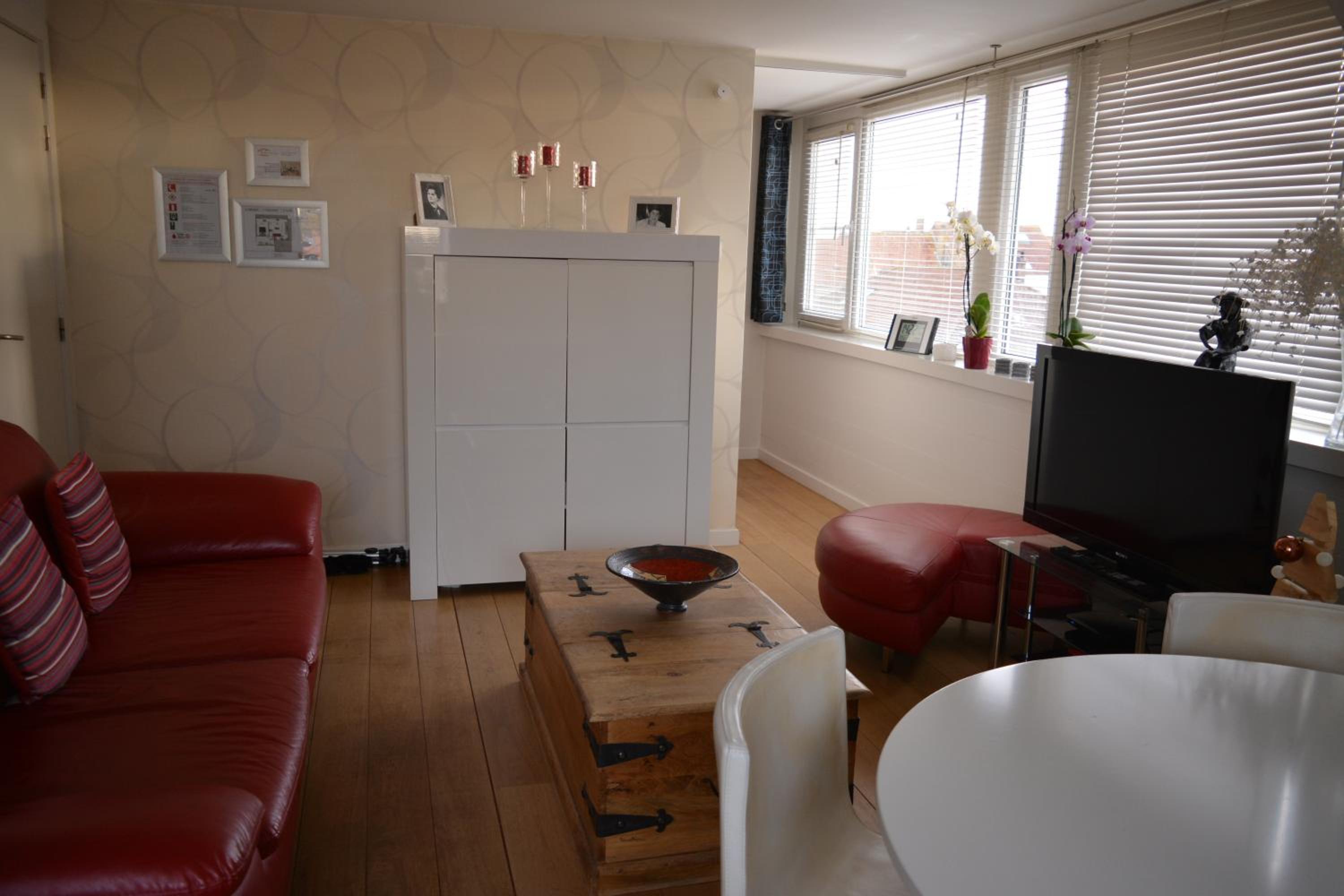 Maison Anna Clara - stijlvol gerenoveerd appartement met parkzicht in Nieuwpoort