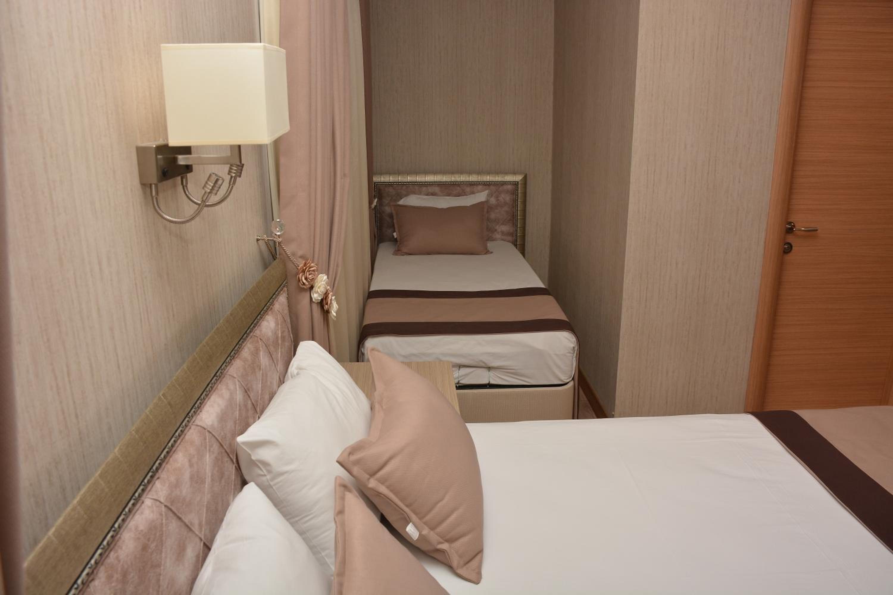 Othello Hotel - Image 20