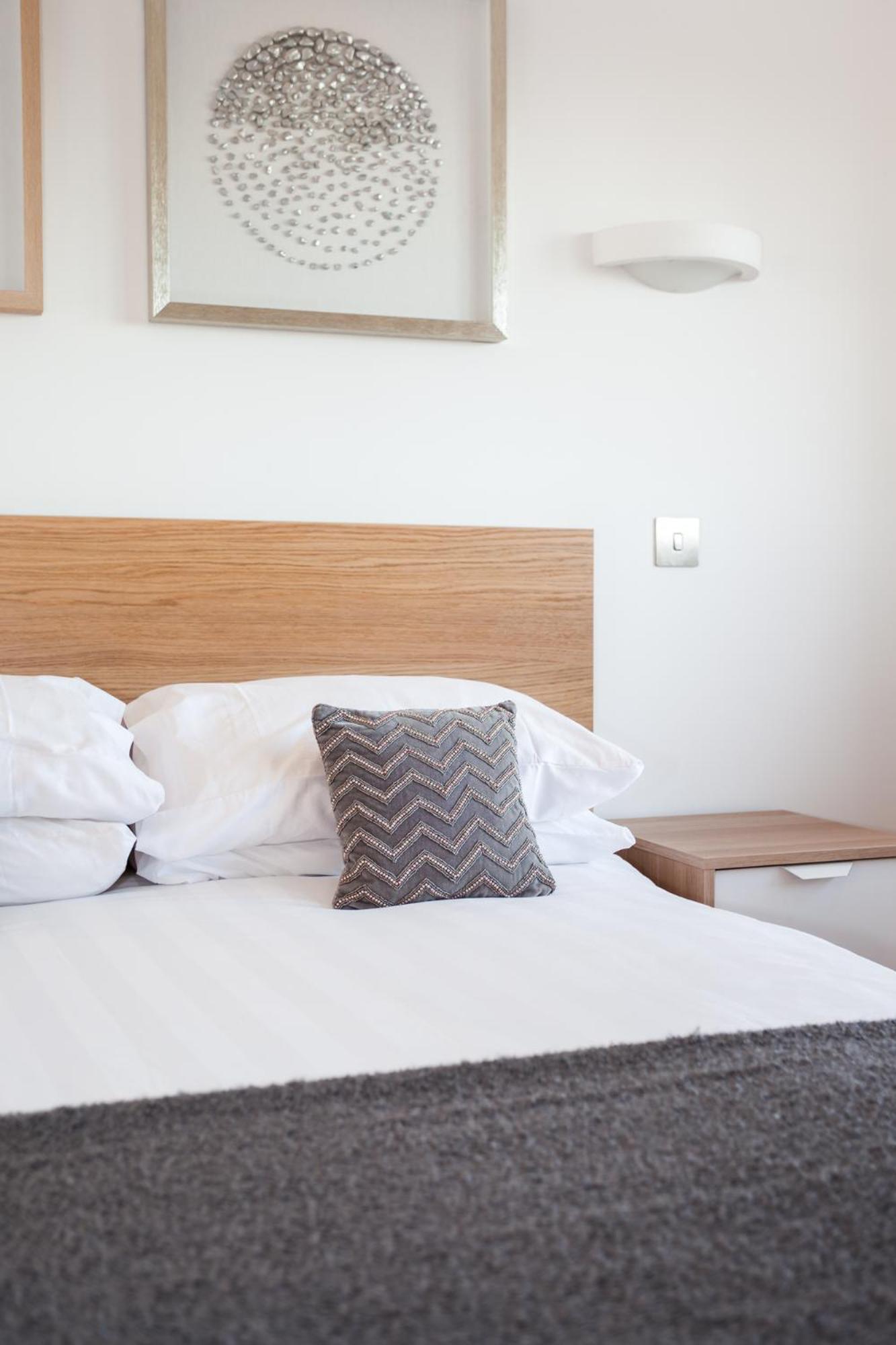 Executive 3 Bed Apartment Aberdeen view 4