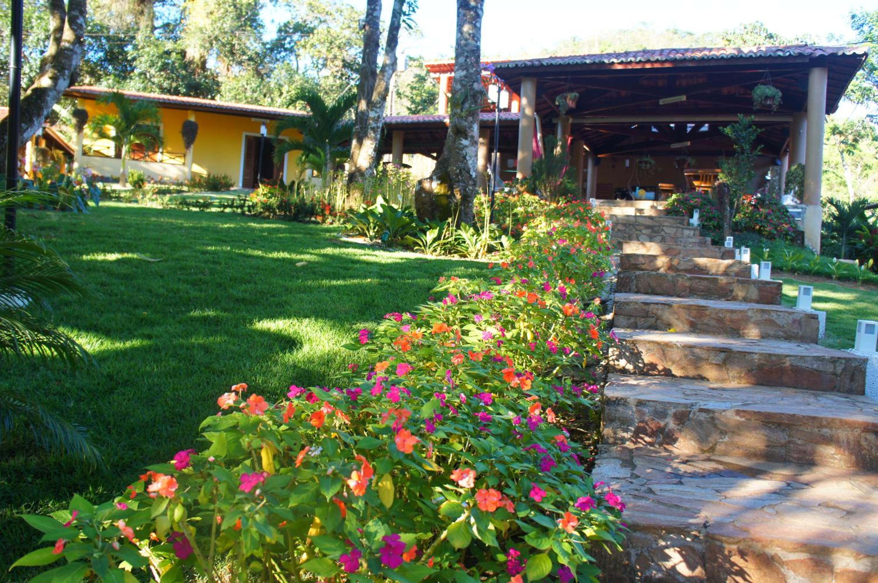 HOTEL CANTINHO DAS FLORES