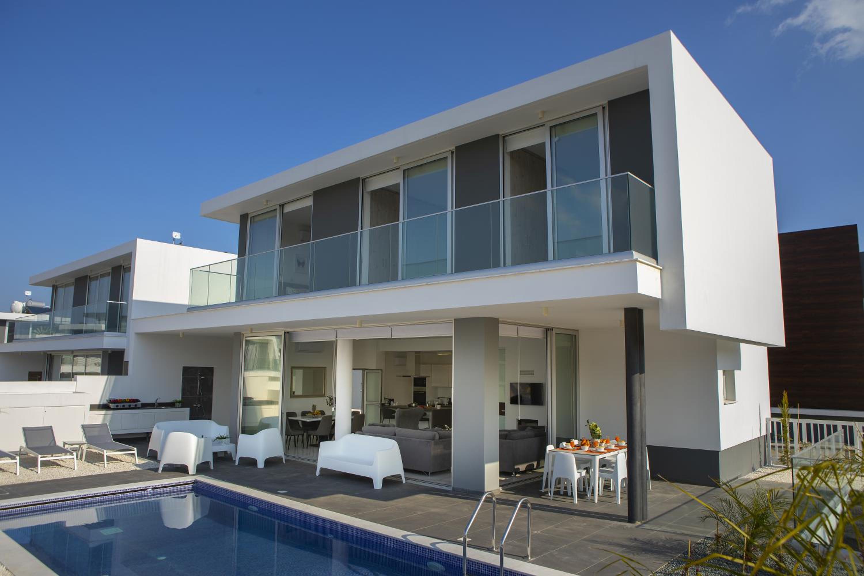 Protaras Olivine Pearl view 3