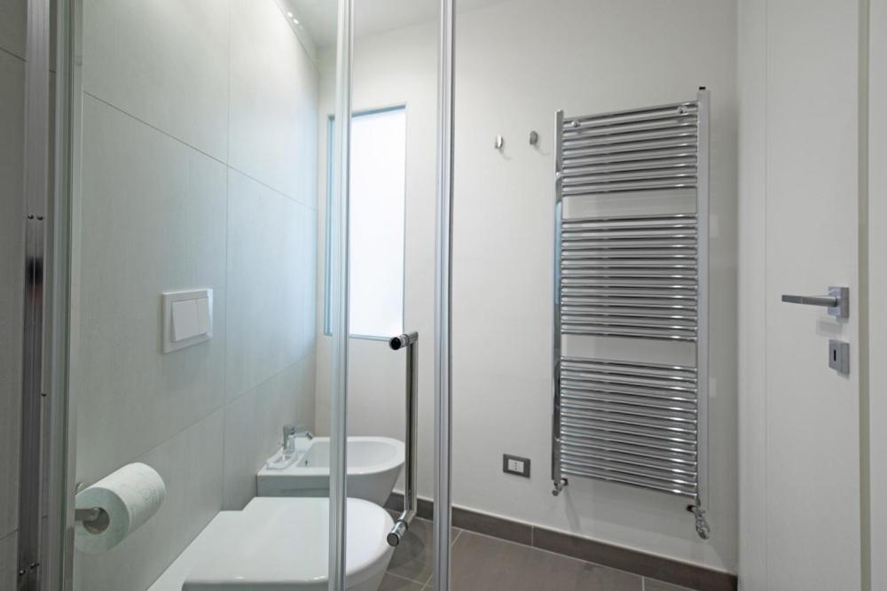 Nonno Dante en Riomaggiore — bathroom