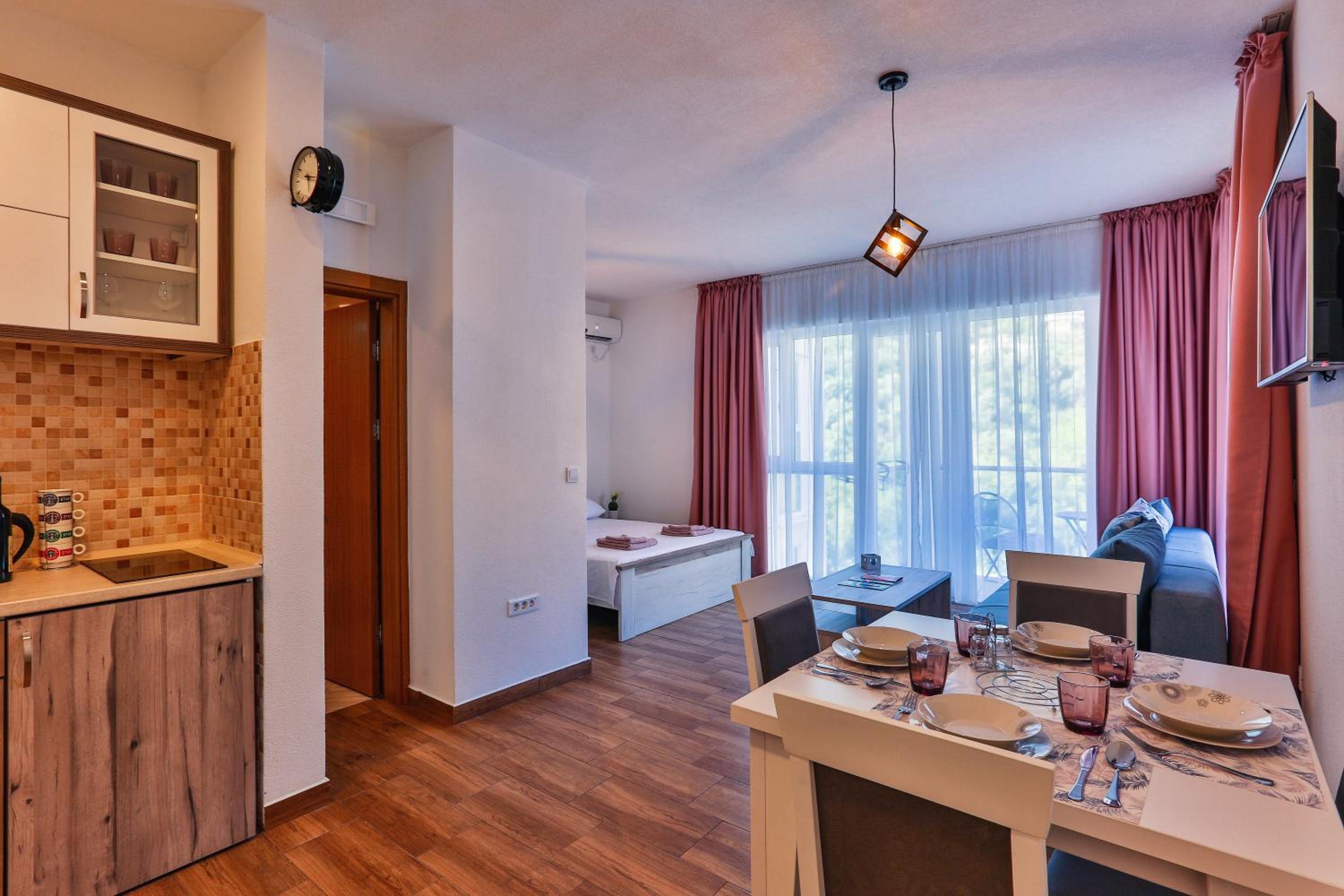 Luna Apartmani view 5