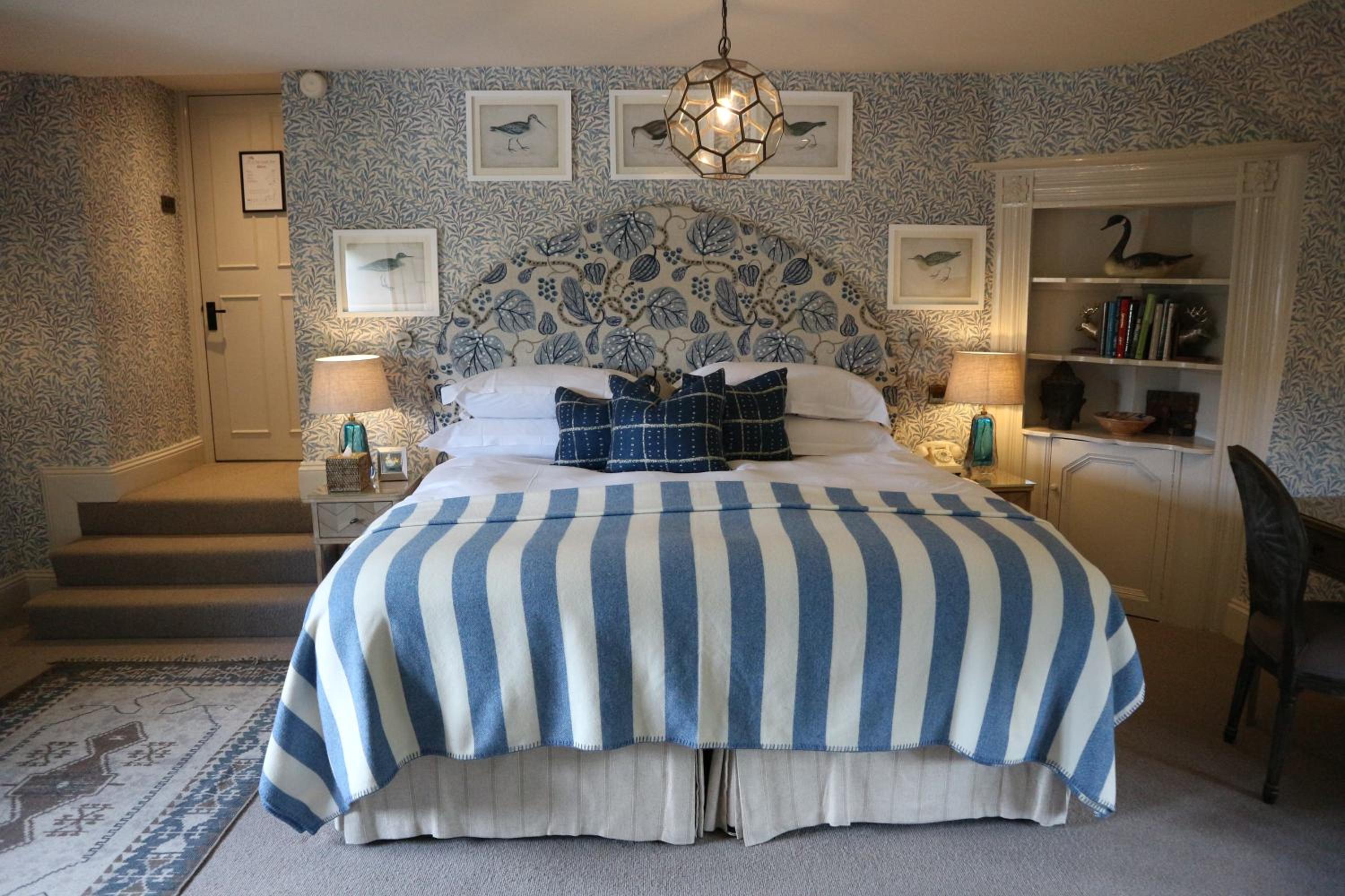 The Lamb Inn view 3