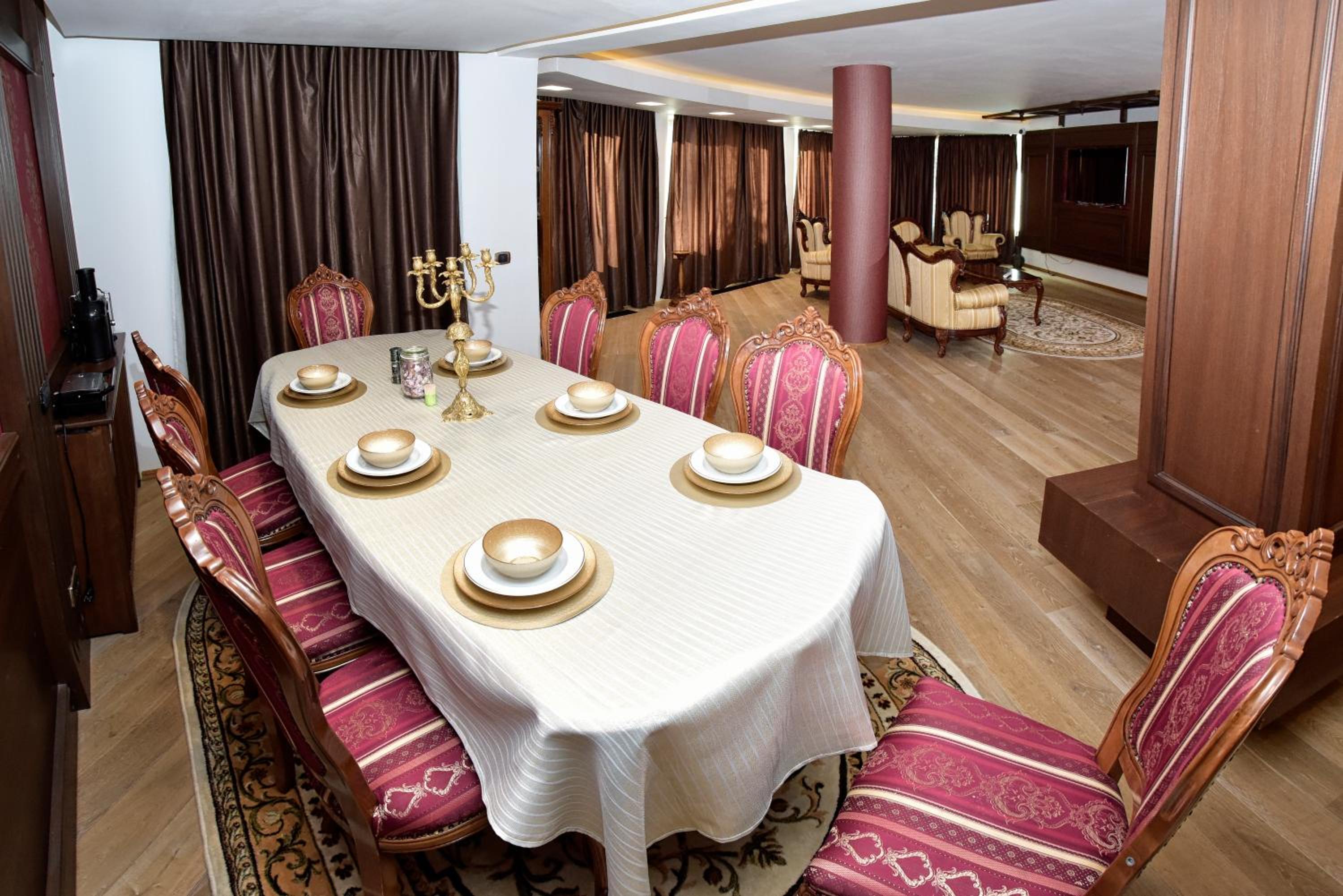 Classic Residence