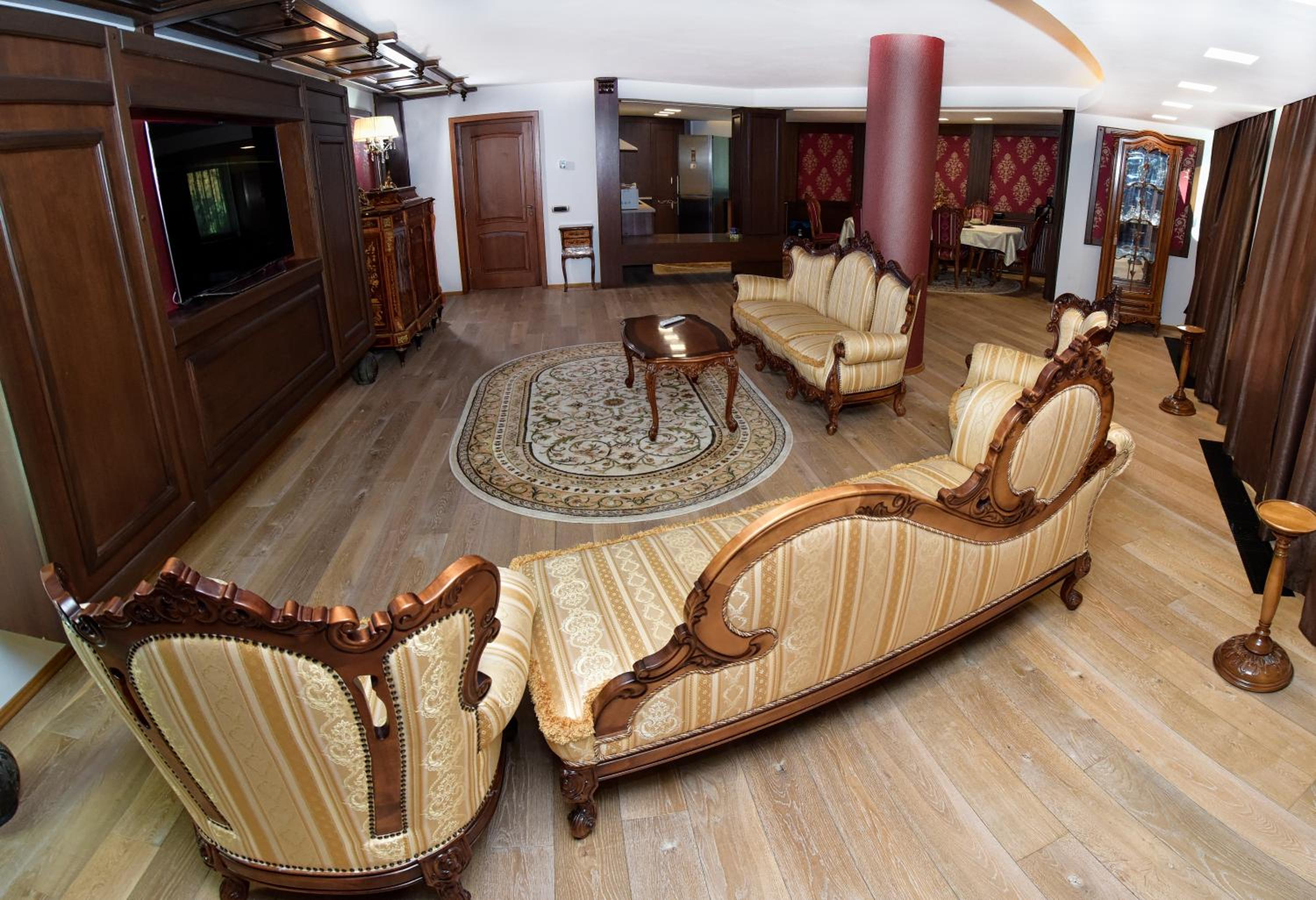 Classic Residence