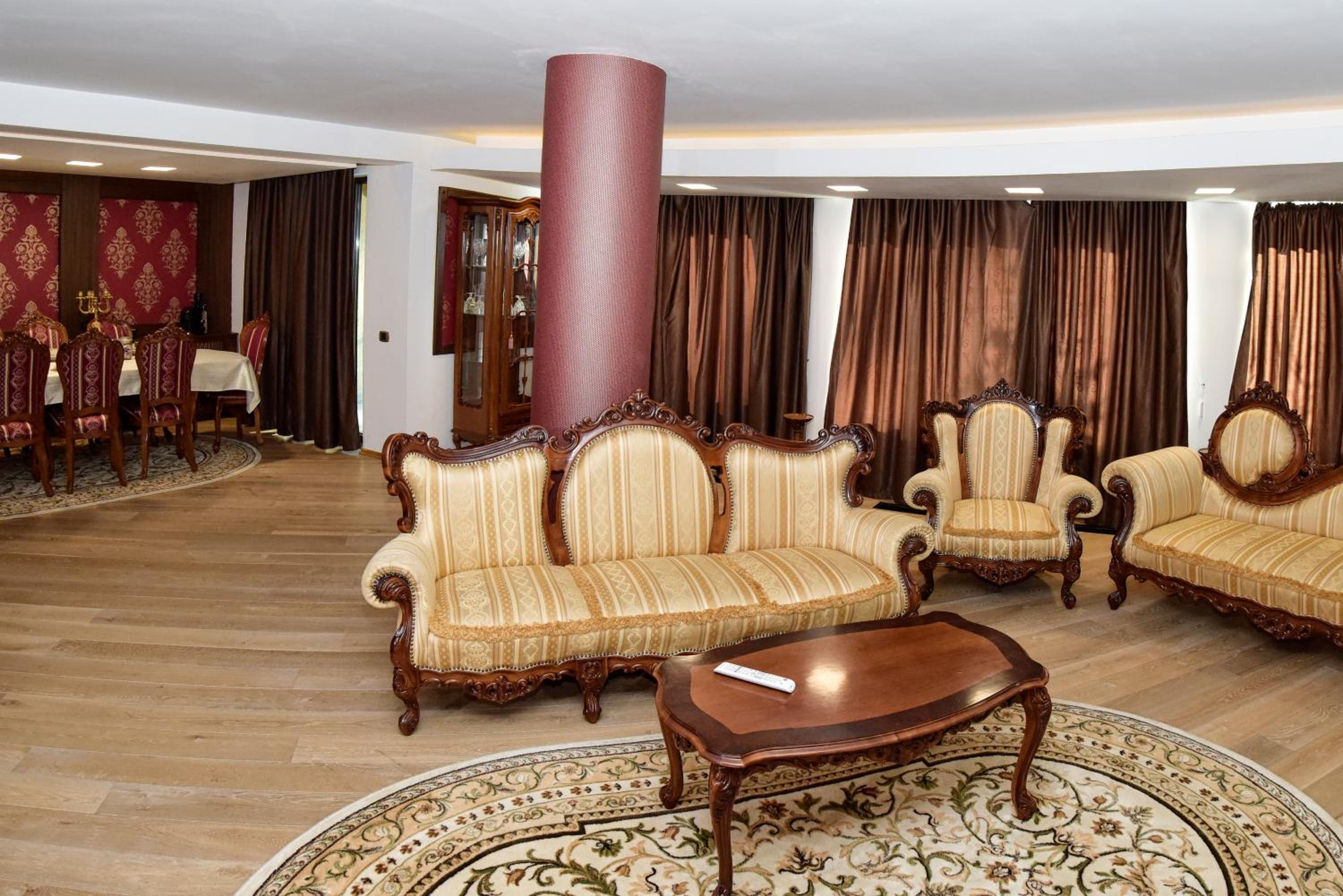 Classic Residence