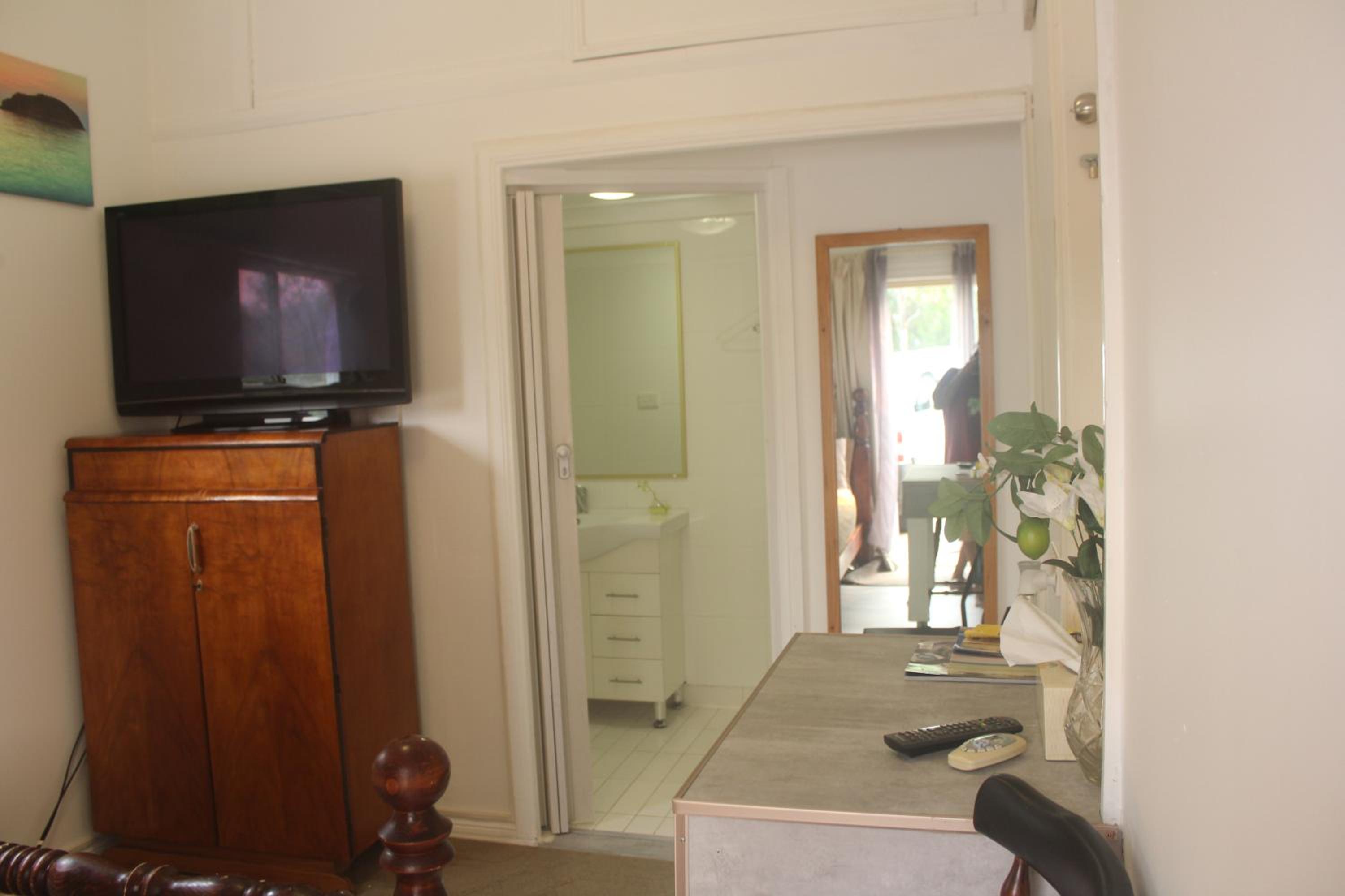 JOHN HUNTER B&B