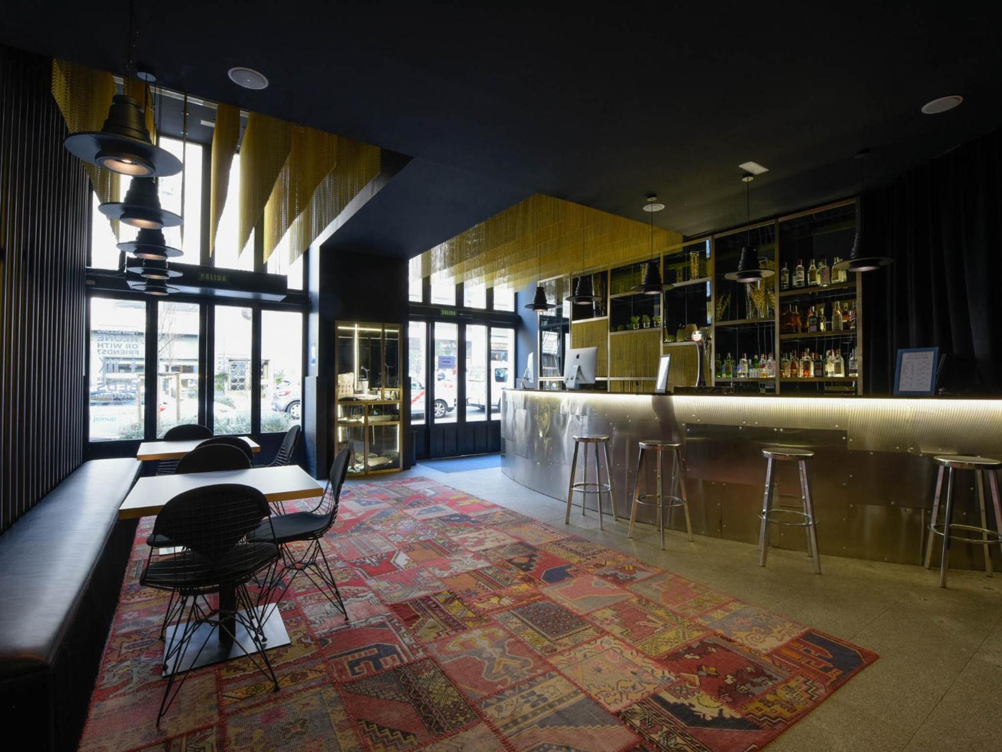 lounge