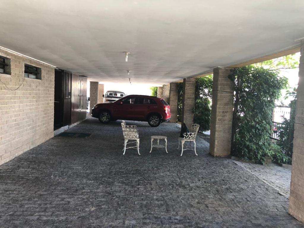 3 dormitórios no Guarujá, próximo ao Aquário! Sinta-se em casa!