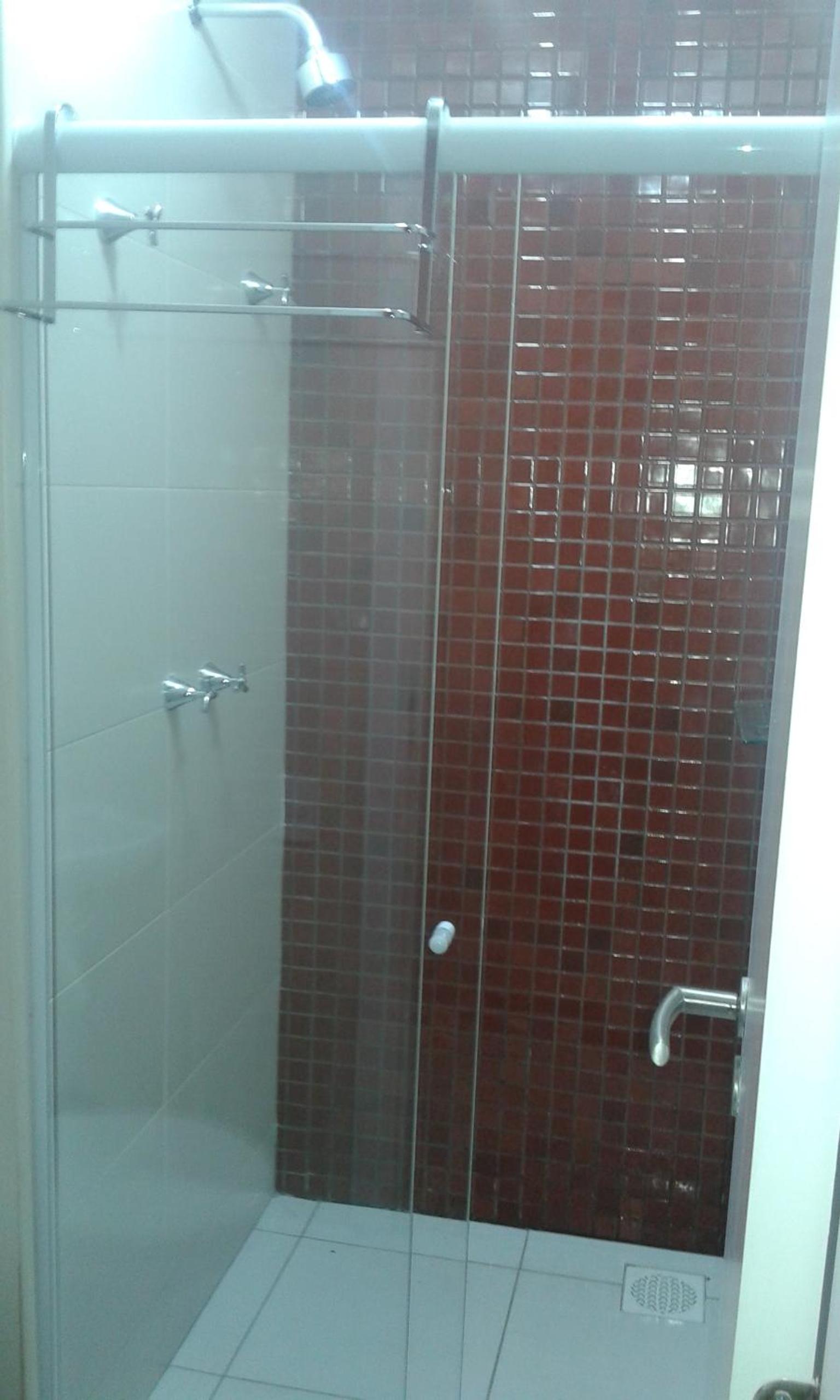 Flat com praia privativa e lazer total em Arraial