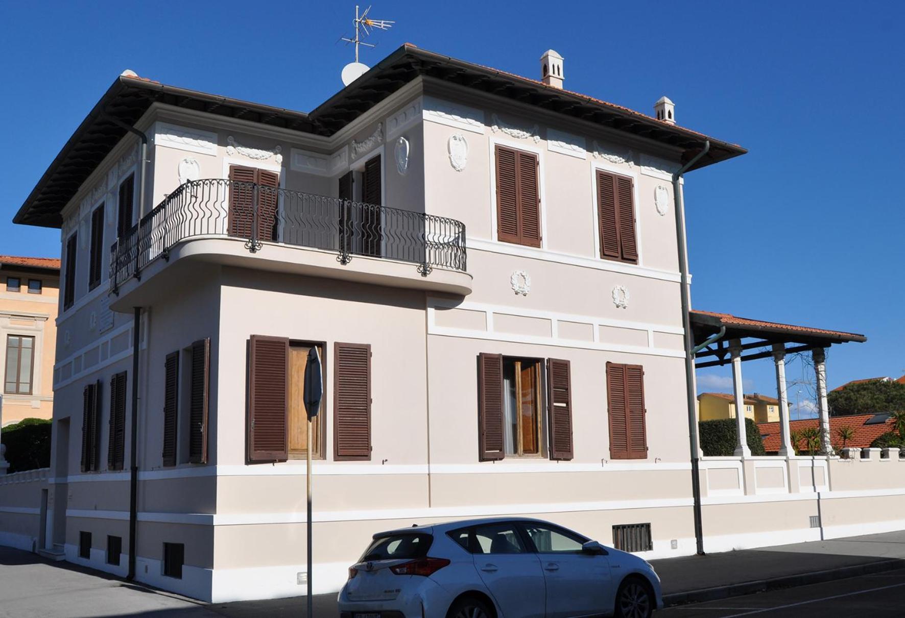 Villa Salvini view 4